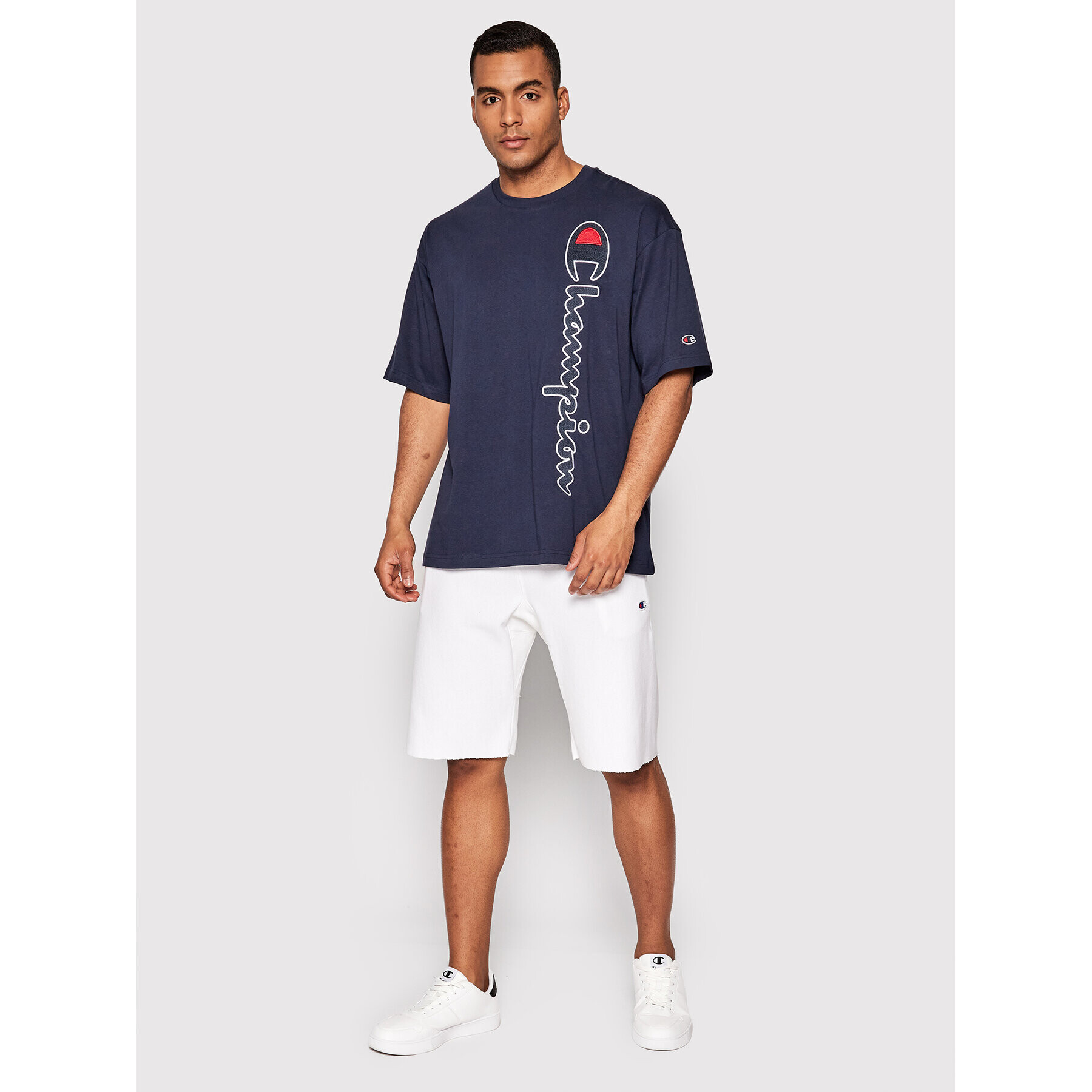 Champion Тишърт Vertical Script Logo 217070 Тъмносин Custom Fit - Pepit.bg