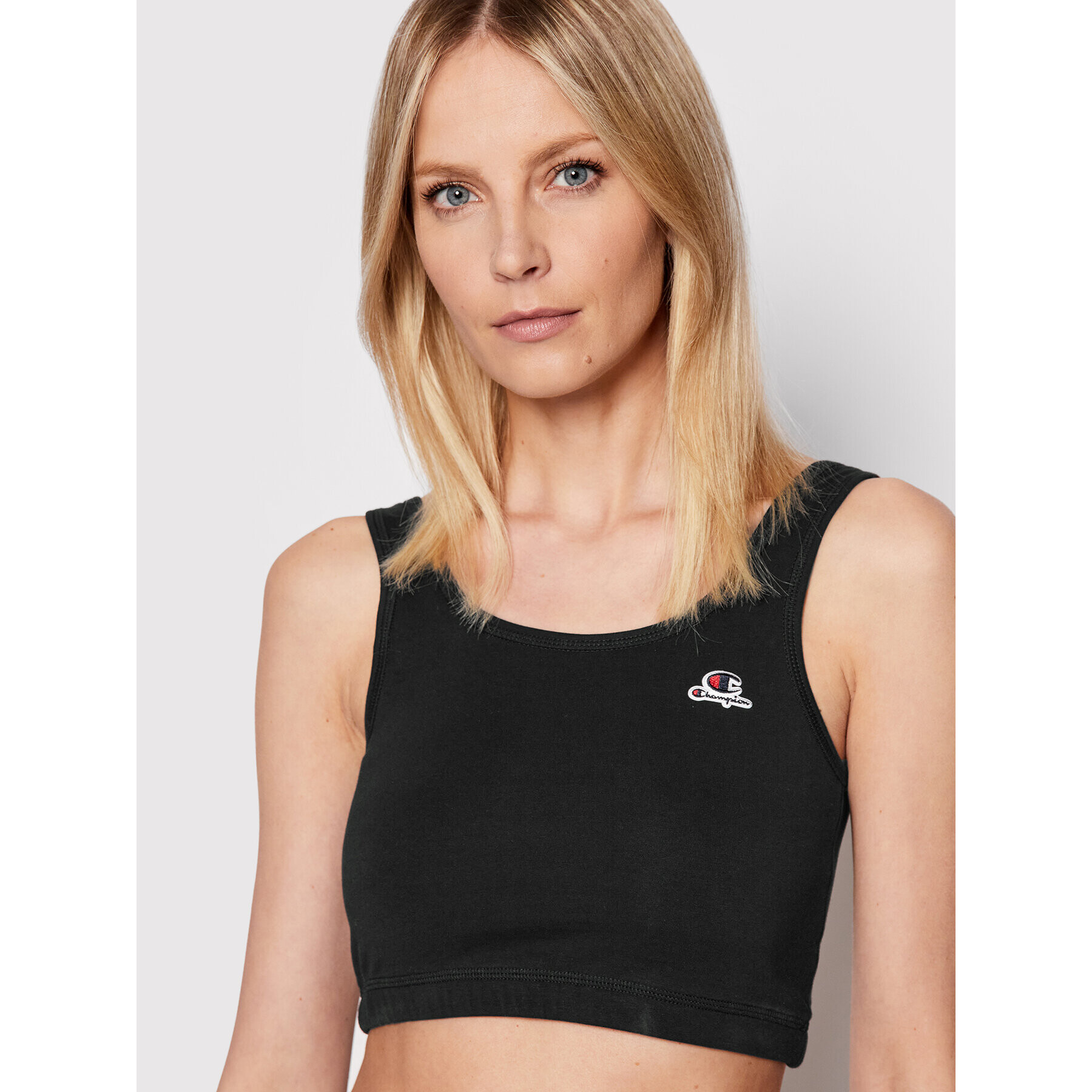 Champion топ Embroidered Patch 114938 Черен Athletic Fit - Pepit.bg