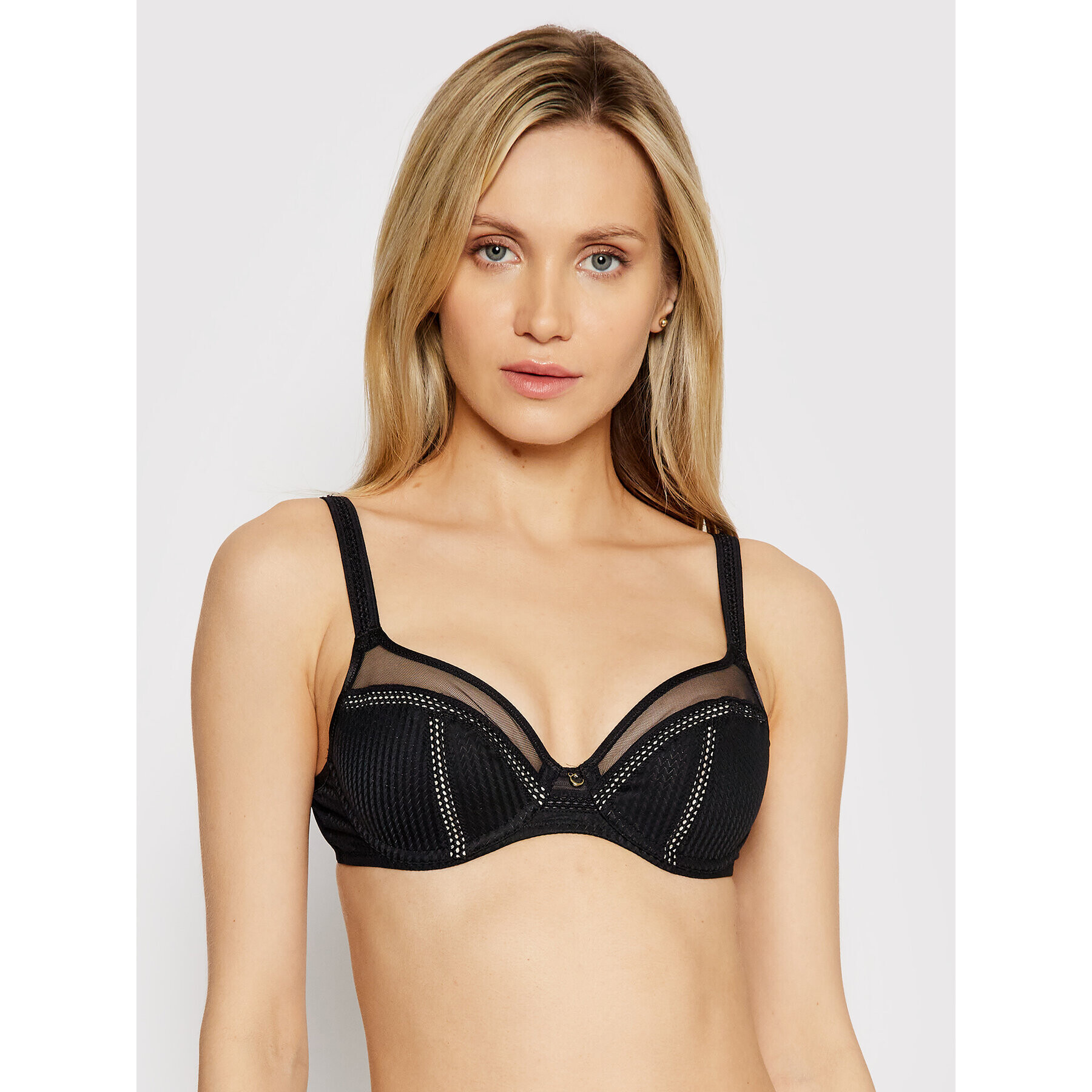 Chantelle Сутиен с банели Chic Essential C16G10 Черен - Pepit.bg