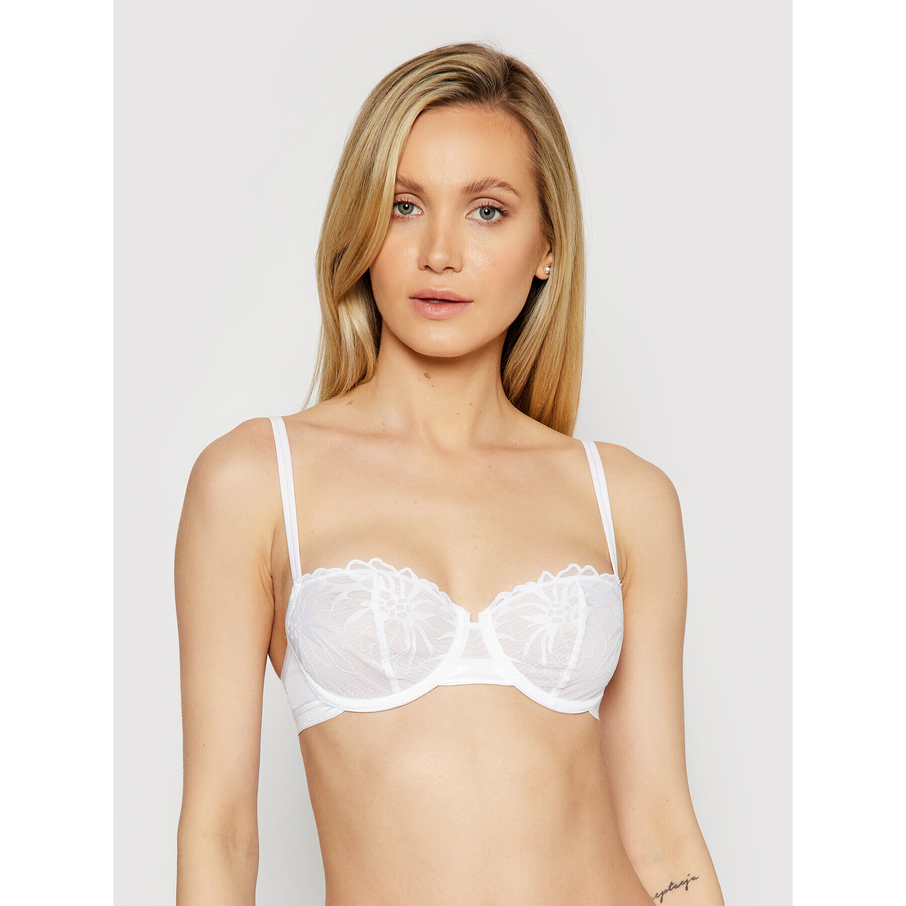 Chantelle Сутиен с банели Shadows C12A50 Бял - Pepit.bg