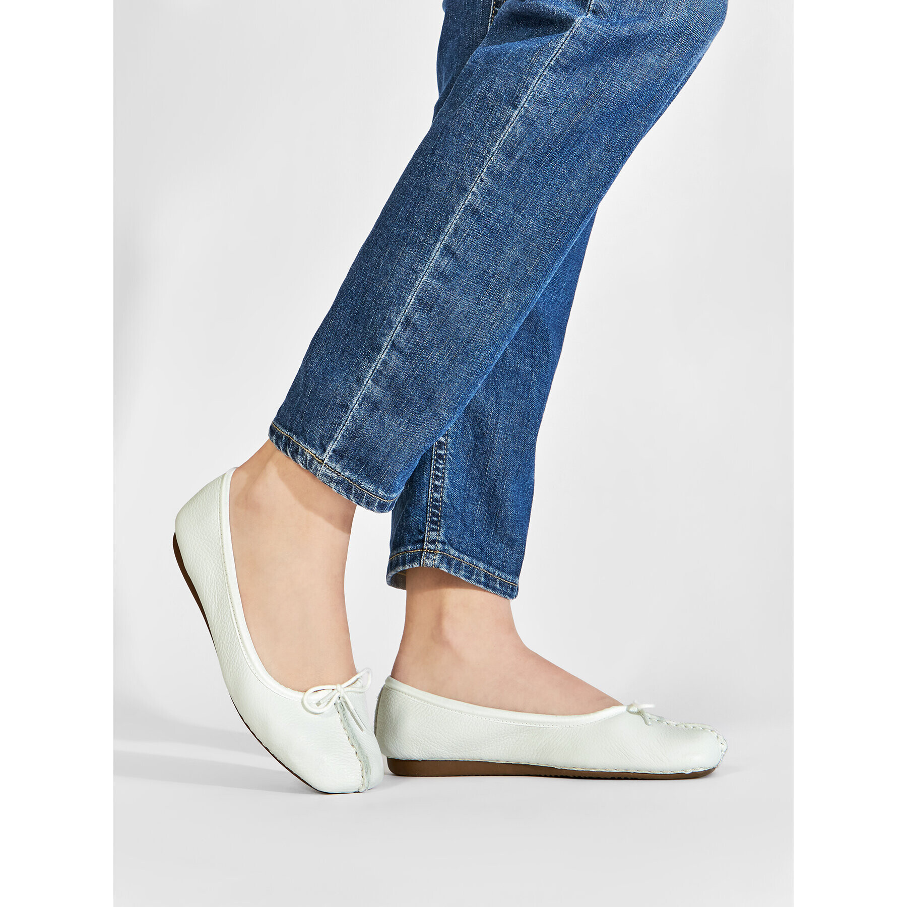 Clarks Балеринки Freckle Ice 203544554 Бял - Pepit.bg