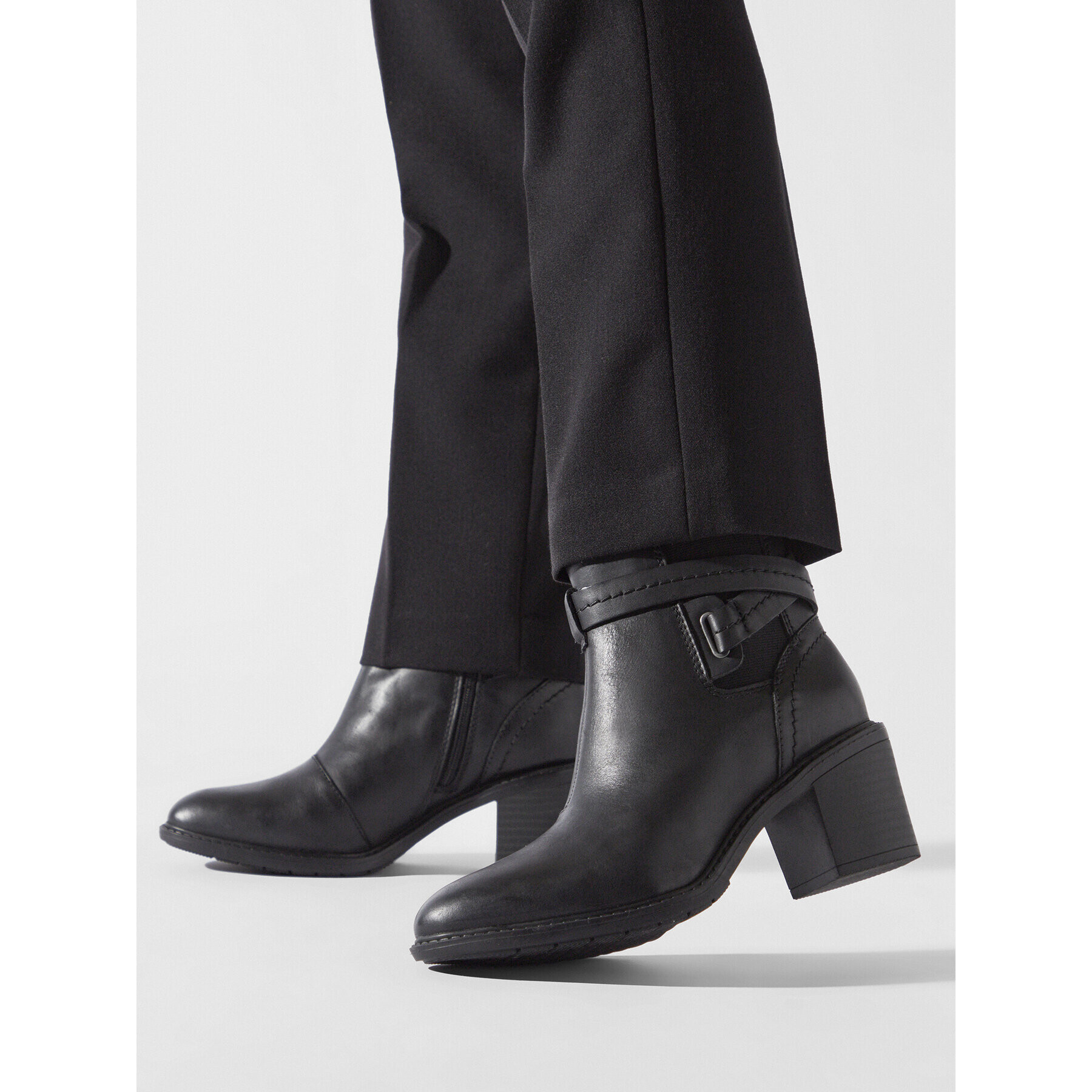 Clarks Боти Scene Star 261674624 Черен - Pepit.bg