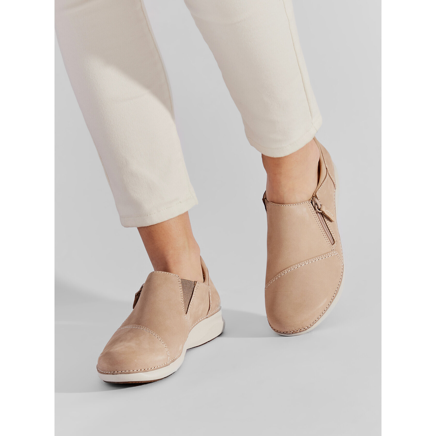 Clarks Обувки Appley Zip 261660074 Бежов - Pepit.bg