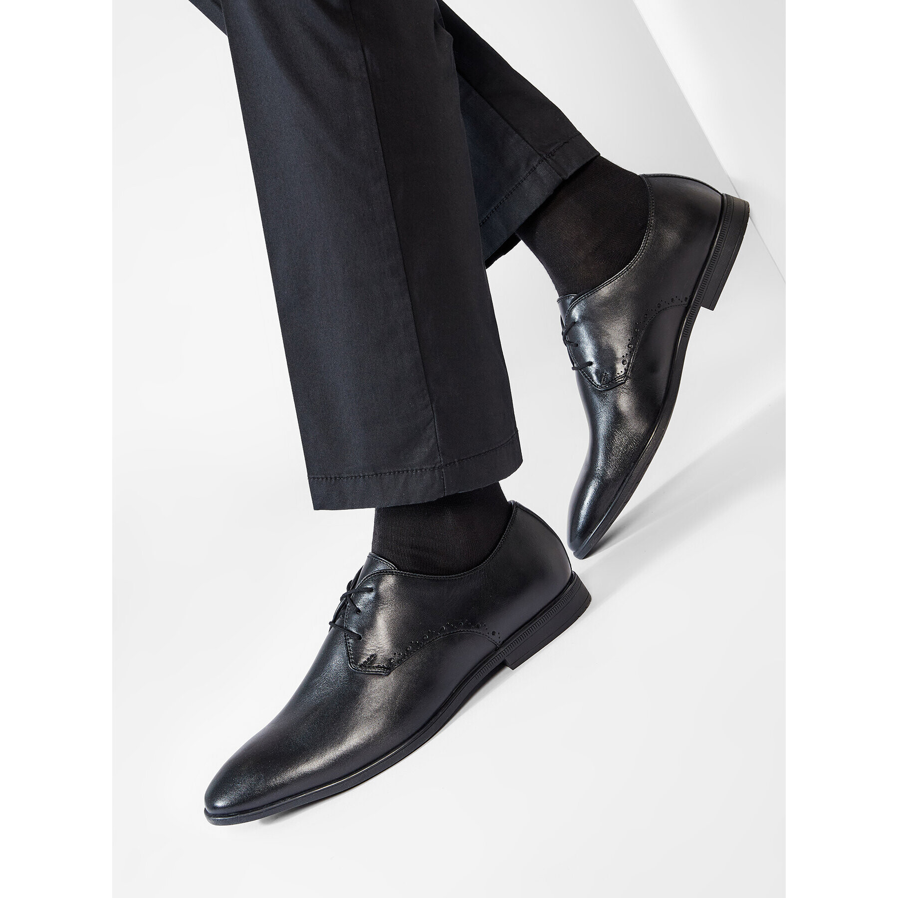 Clarks Обувки Bampton Park 261520877 Черен - Pepit.bg