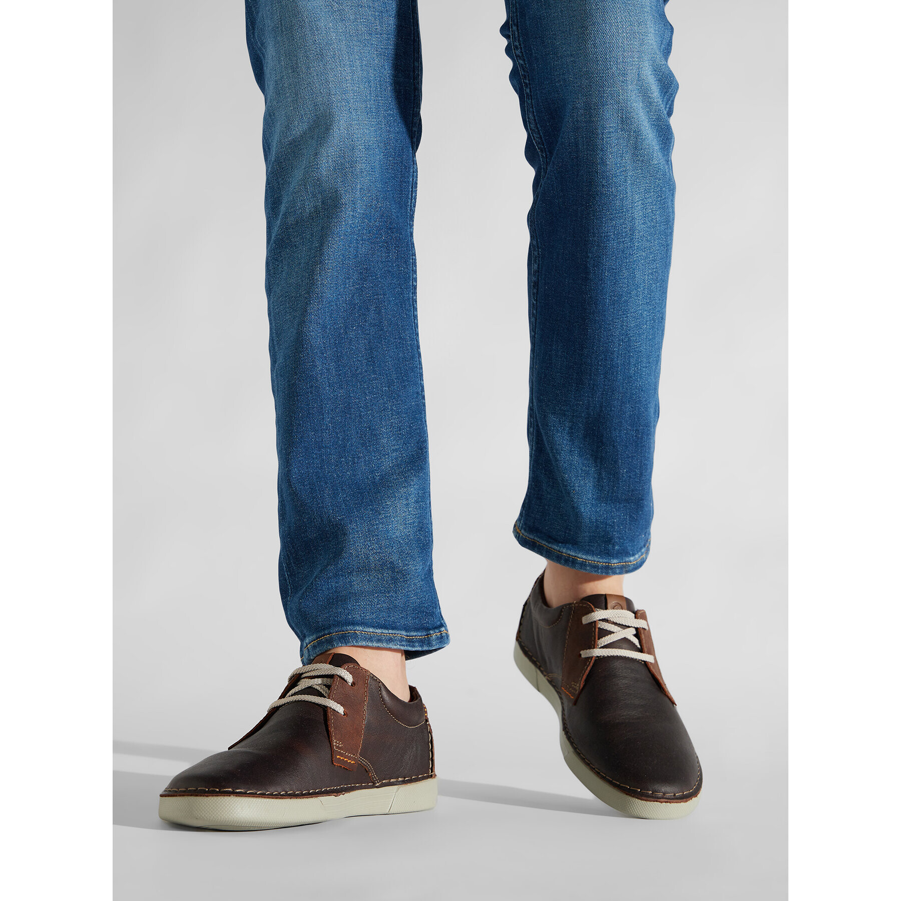 Clarks Обувки Gereld Low 261646427 Кафяв - Pepit.bg