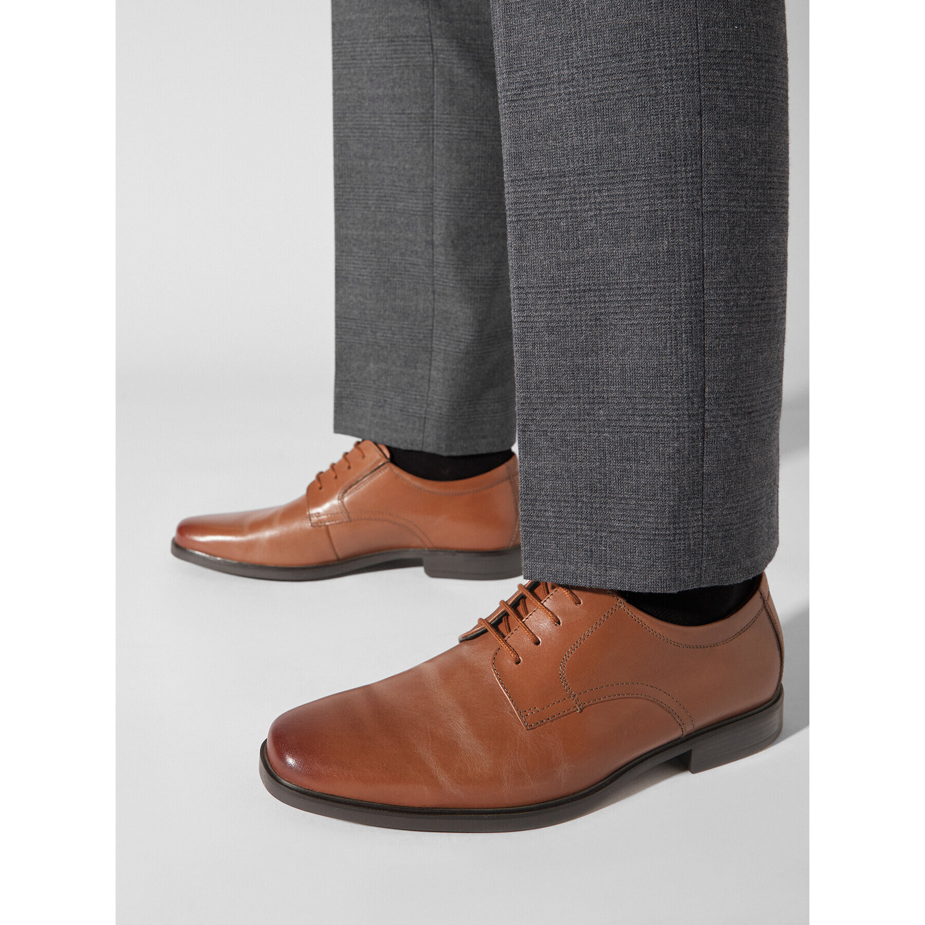Clarks Обувки Howard Walk 261620177 Кафяв - Pepit.bg