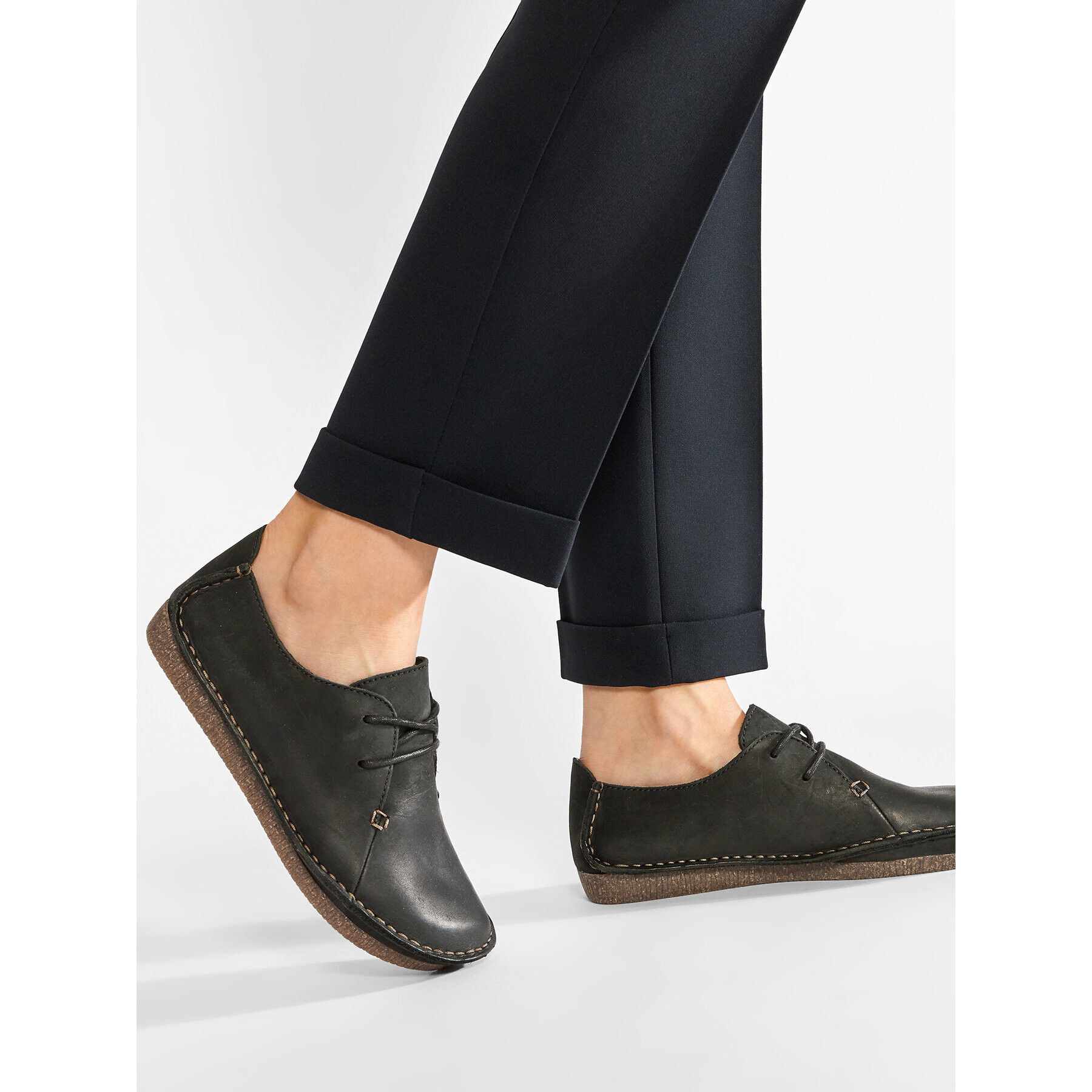 Clarks Обувки Janey Mae 261114284 Черен - Pepit.bg
