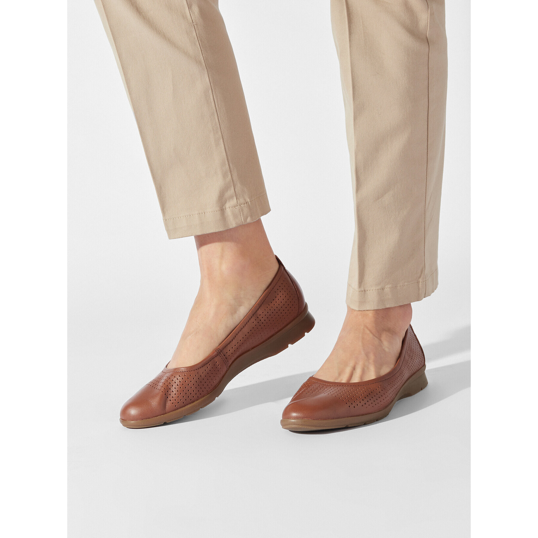 Clarks Обувки Jenette Ease 26166483 Кафяв - Pepit.bg