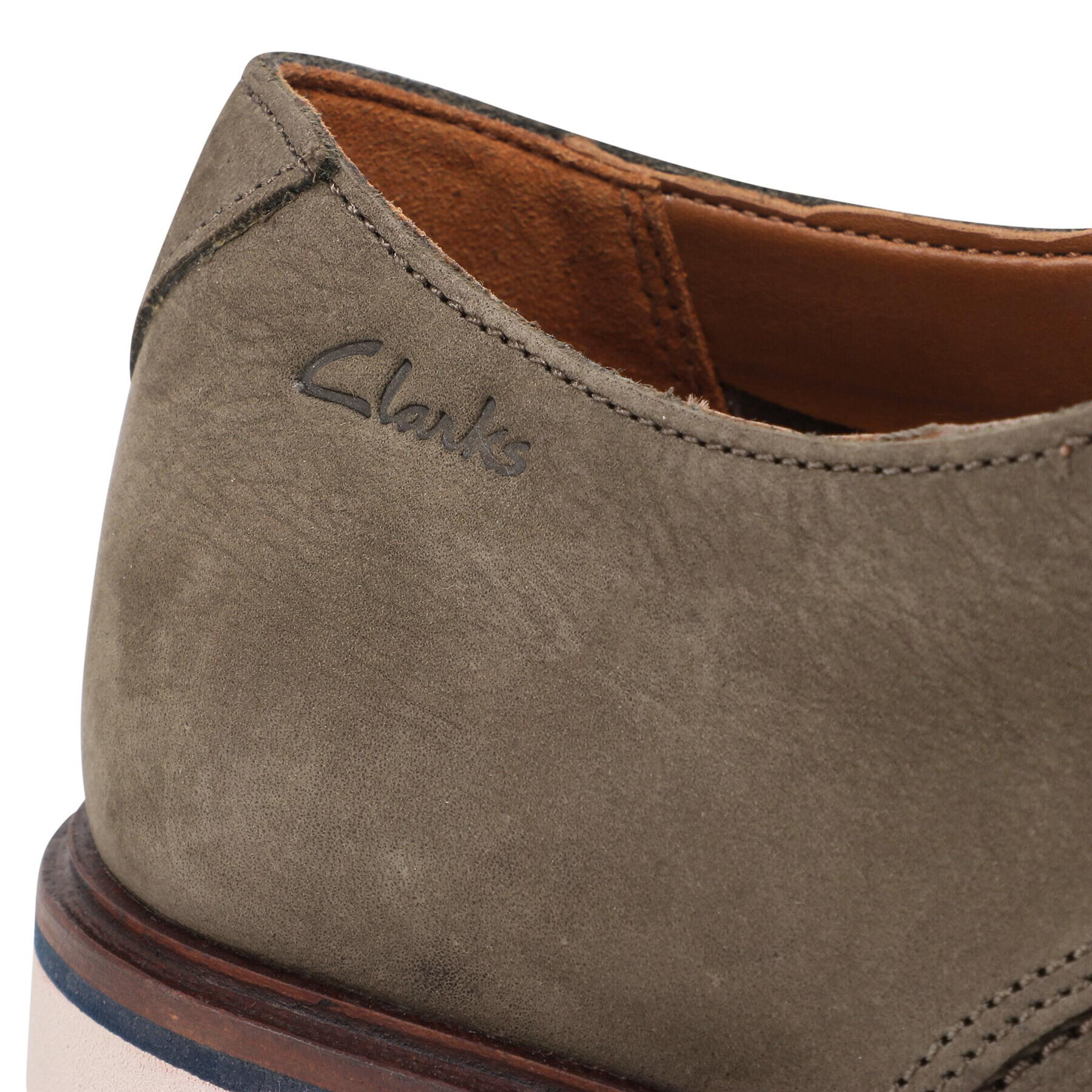 Clarks Обувки Malwood Plain 261595657 Зелен - Pepit.bg