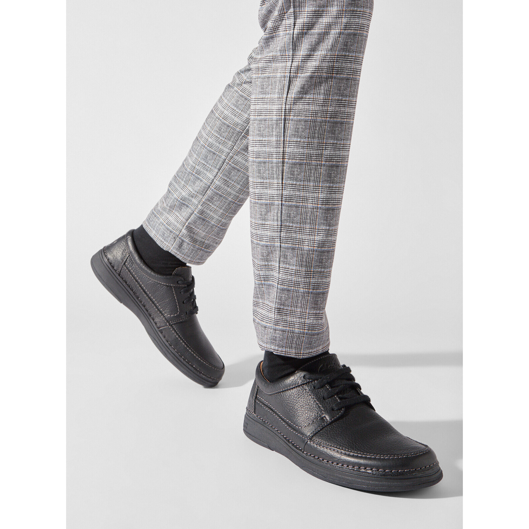 Clarks Обувки Nature 5 Lo 26168608 Черен - Pepit.bg