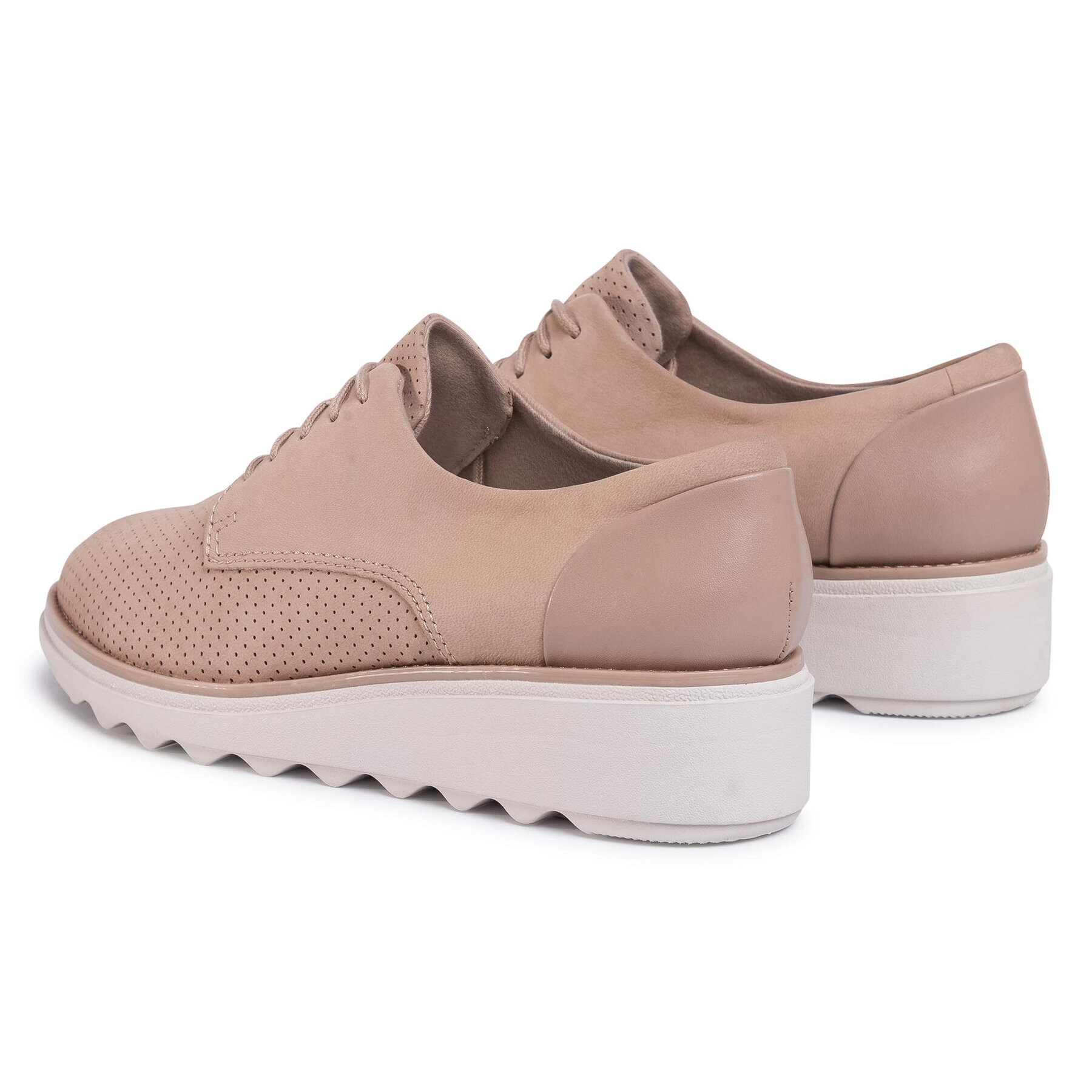 Clarks Оксфордки Sharon Crystal 261476314 Бежов - Pepit.bg