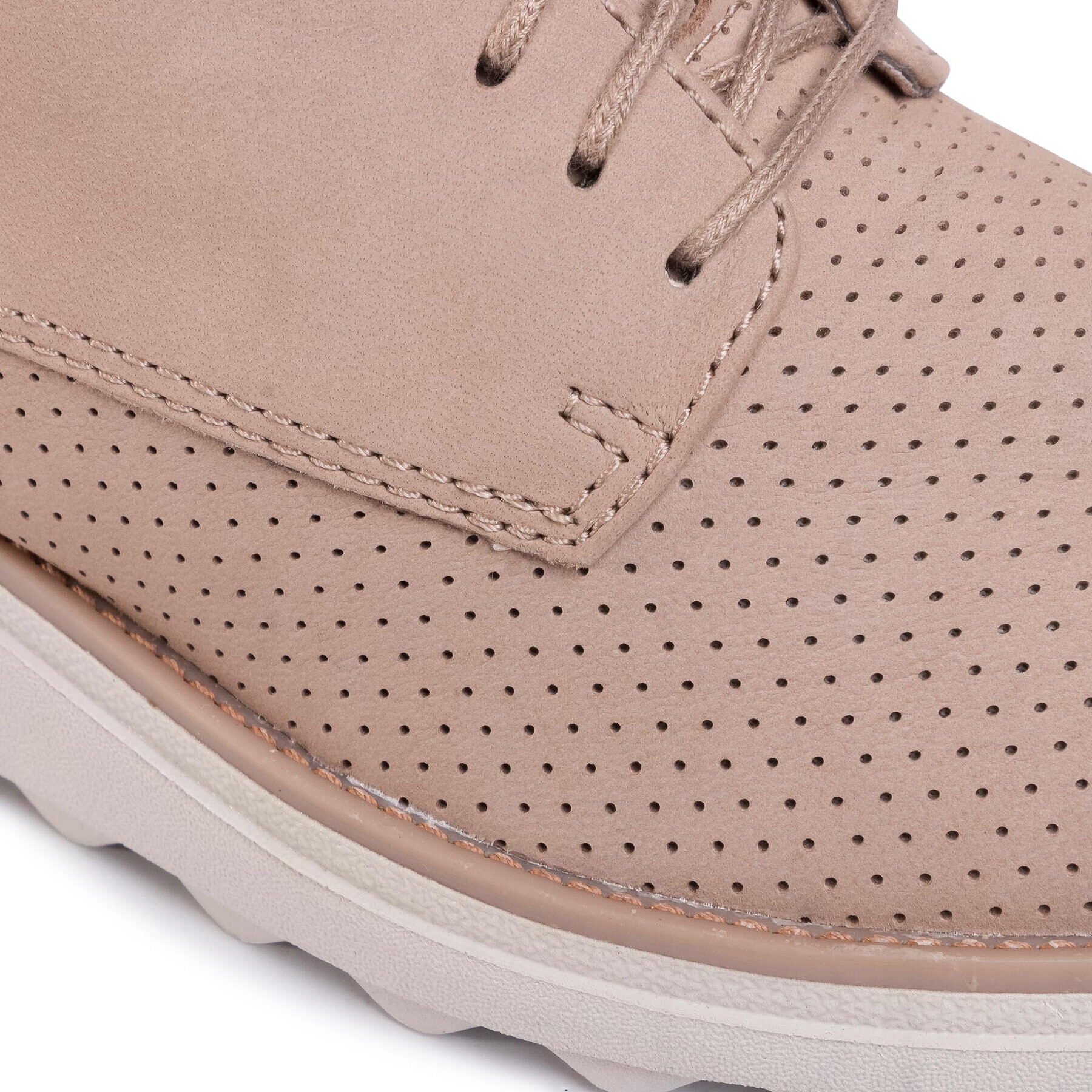 Clarks Оксфордки Sharon Crystal 261476314 Бежов - Pepit.bg
