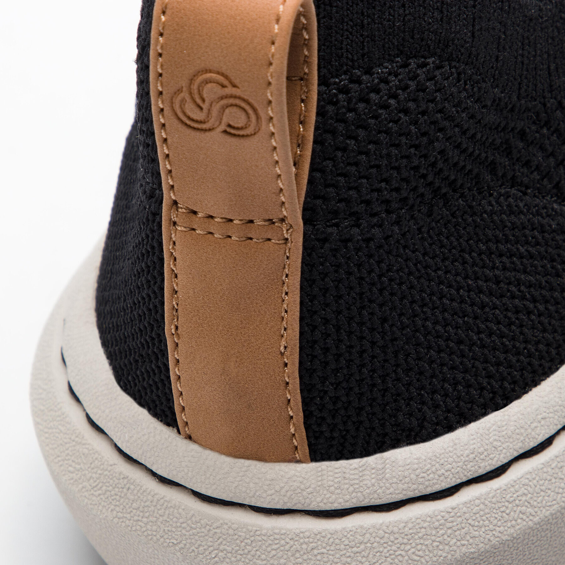 Clarks Сникърси Step Urban Mix 261381787 Черен - Pepit.bg