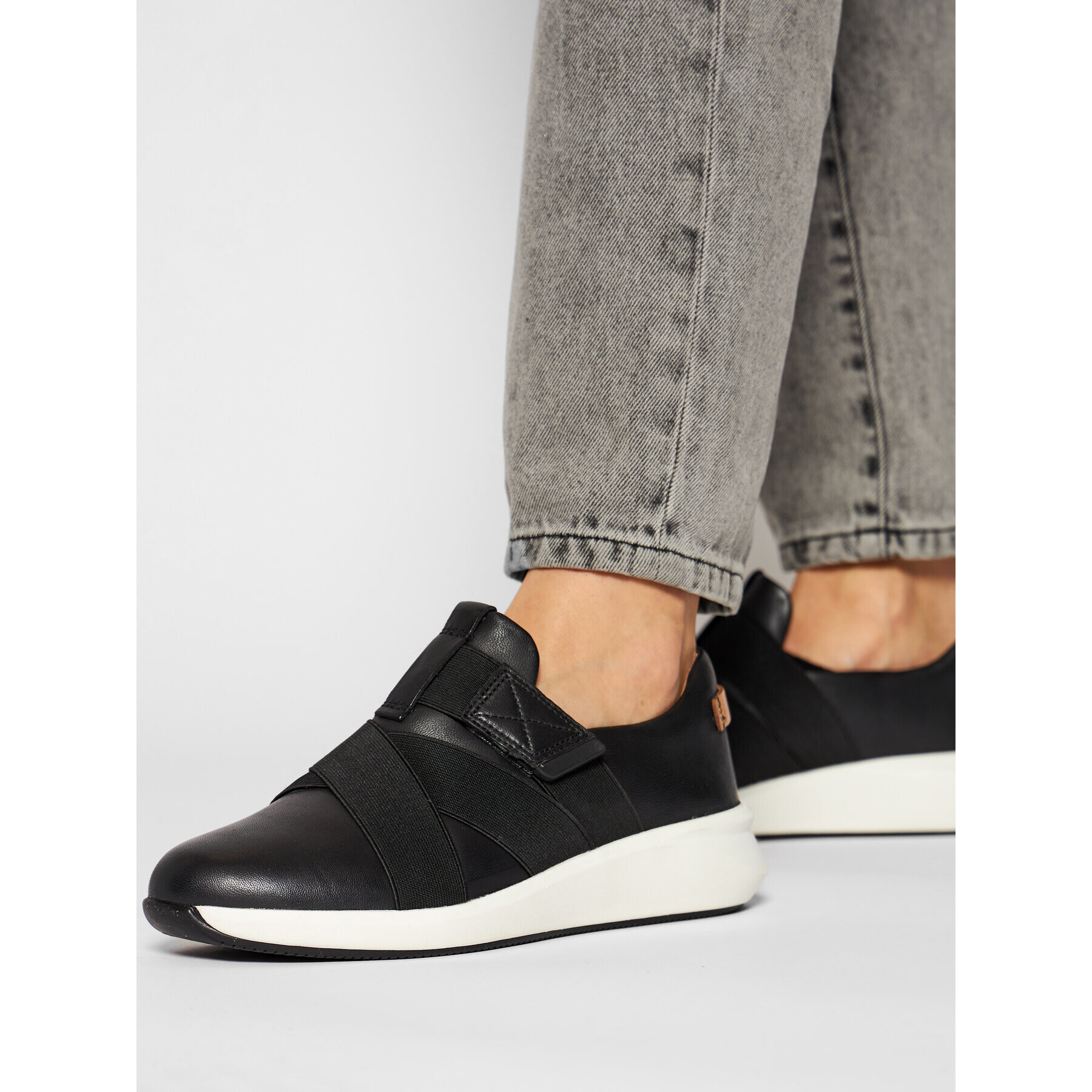 Clarks Сникърси Un Rio Strap 261456144 Черен - Pepit.bg