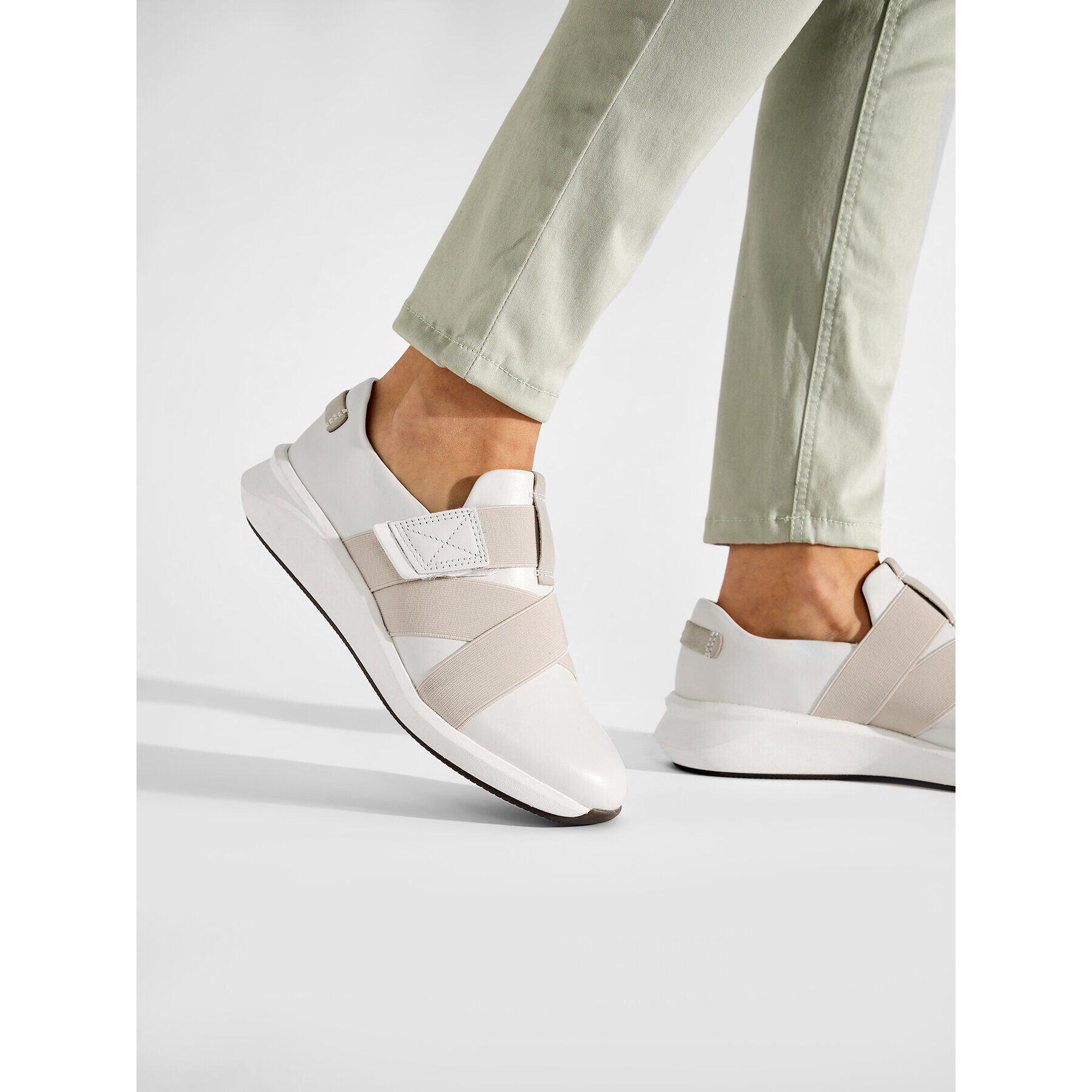 Clarks Сникърси Un Rio Strap 261657914 Бял - Pepit.bg