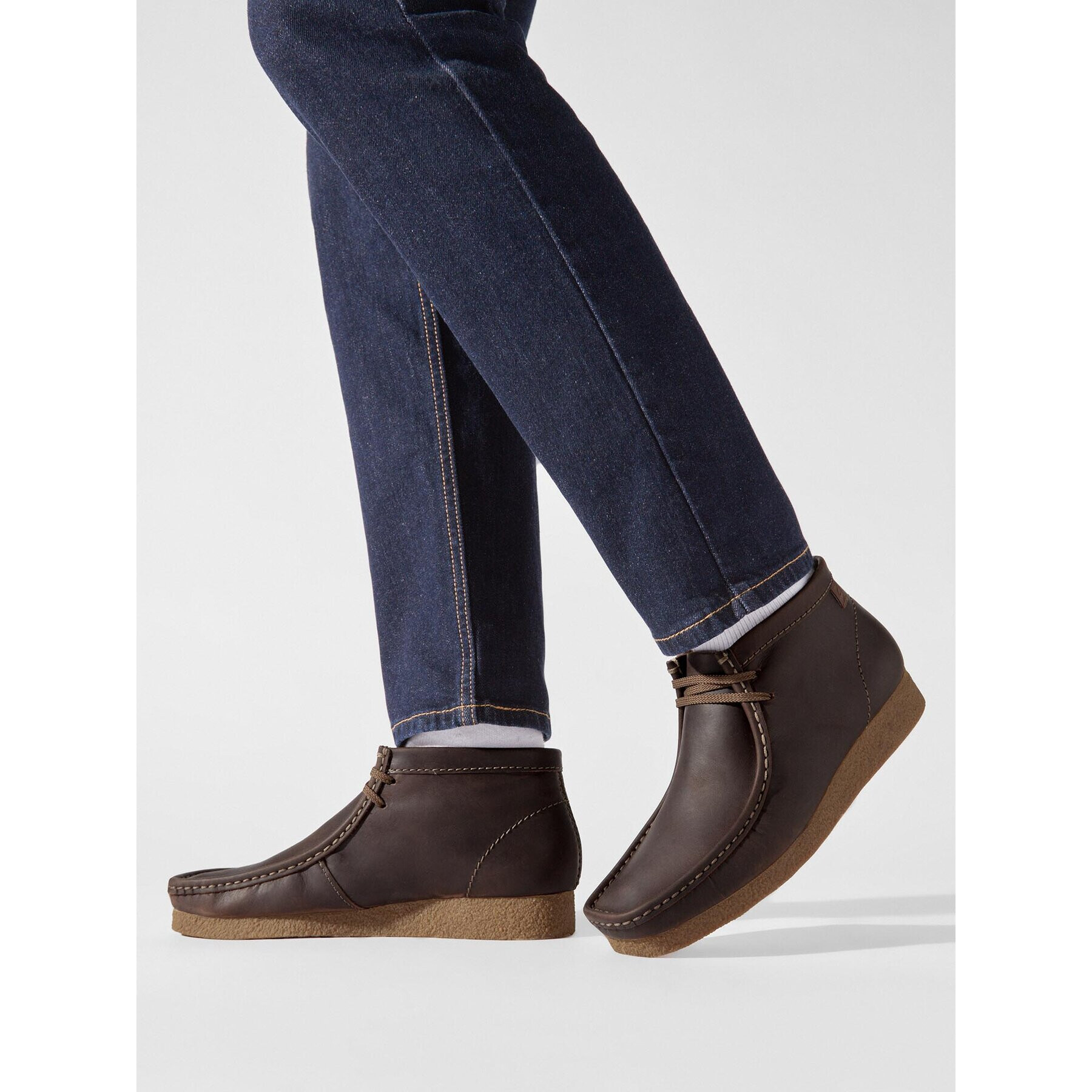 Clarks Зимни обувки Shacre Boot 261594367 Кафяв - Pepit.bg
