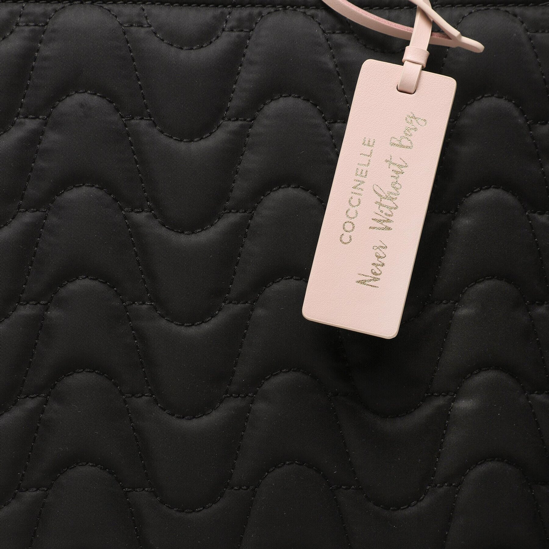 Coccinelle Дамска чанта MQA Never Without Bag Nyl.Mat E1 MQA 18 02 01 Черен - Pepit.bg