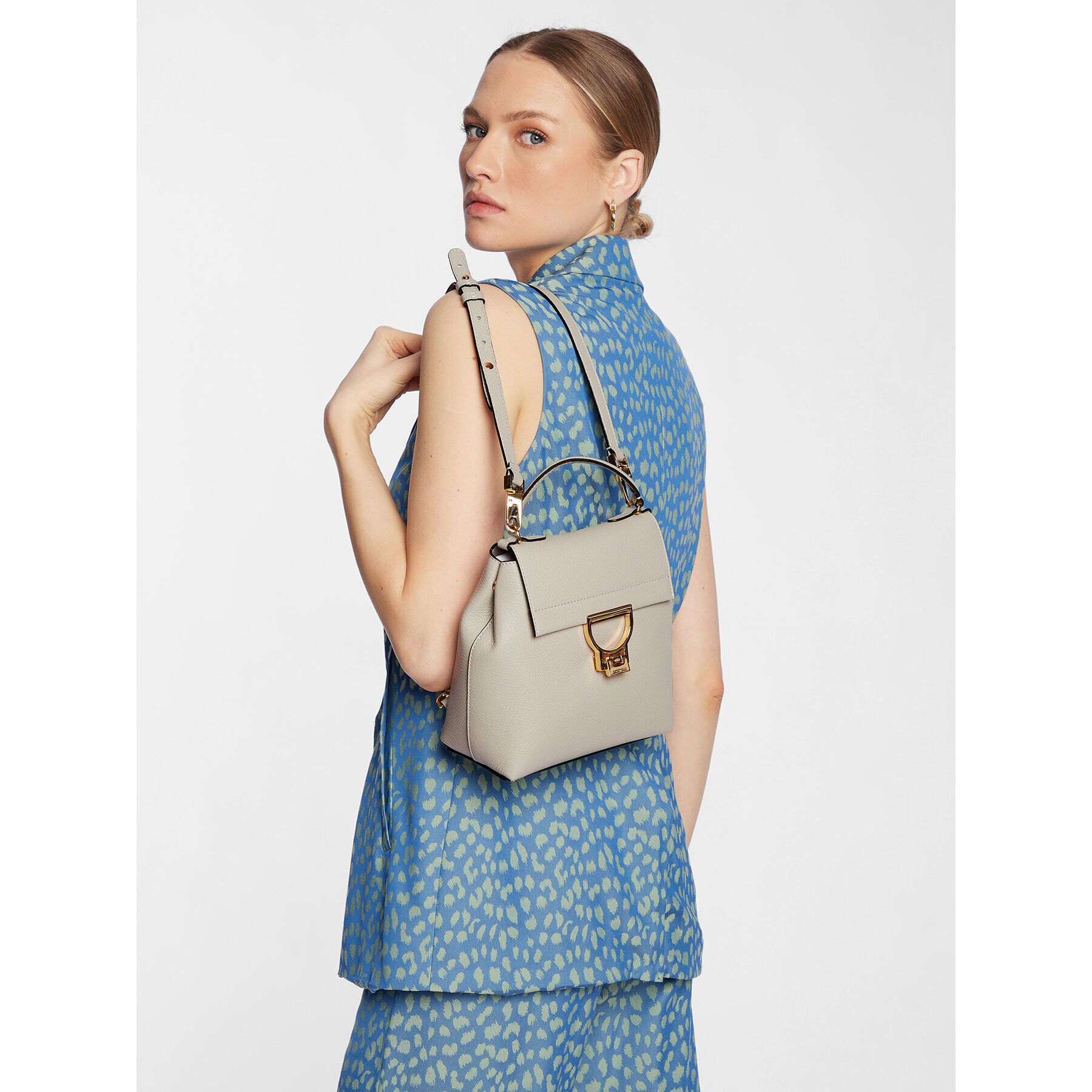 Coccinelle Раница MD5 Arlettis E1 MD5 54 01 01 Сив - Pepit.bg