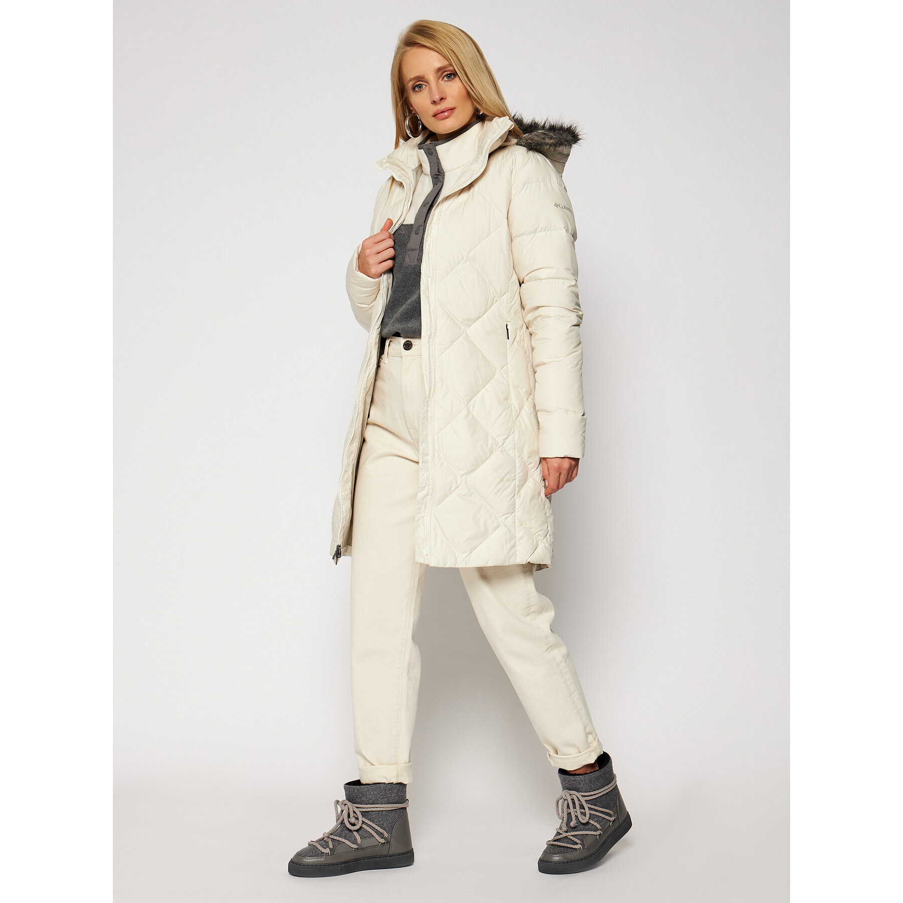 Columbia Пухено яке Icy Heights II Mid 1821533 Бежов Regular Fit - Pepit.bg