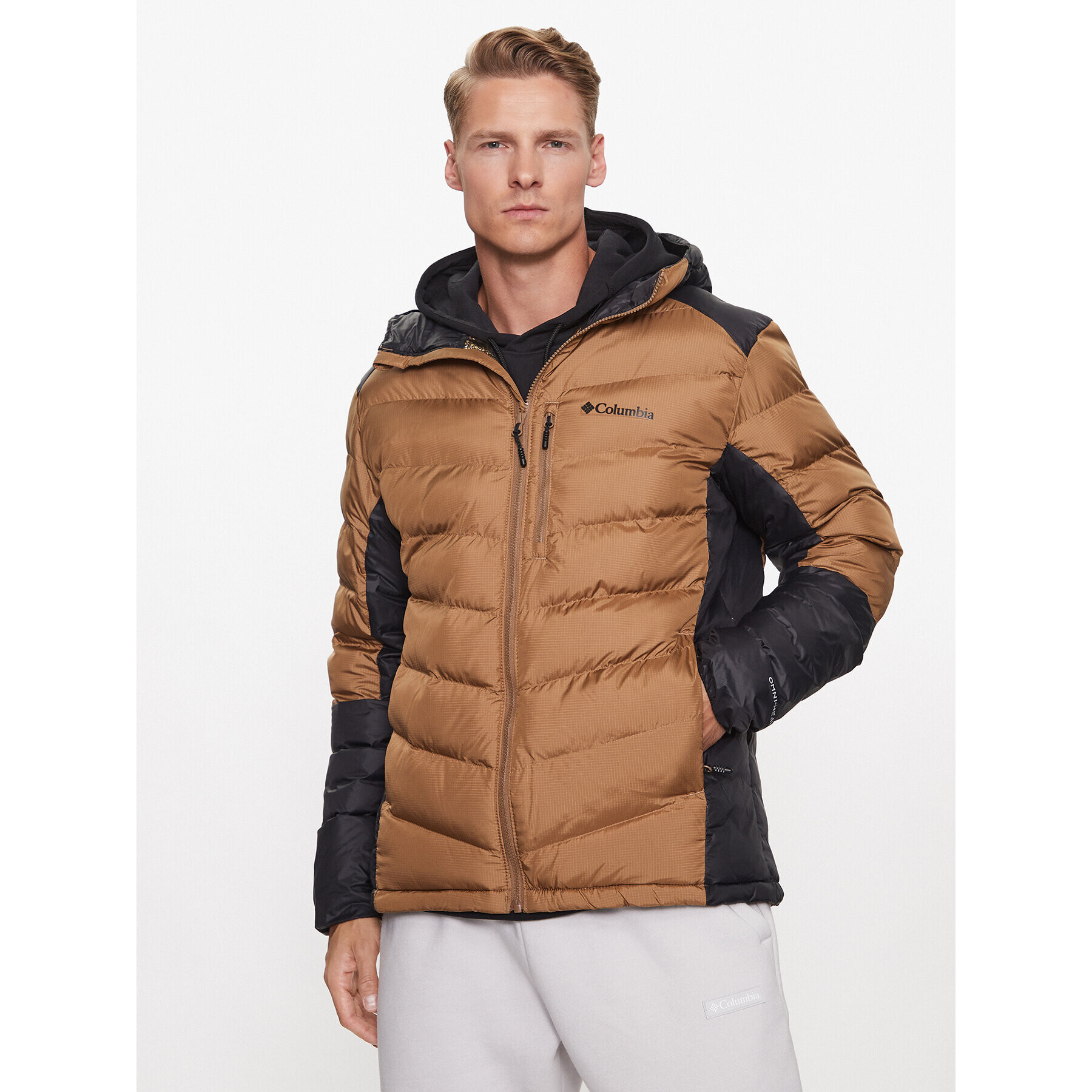 Columbia Пухено яке Labyrinth Loop™ Hooded Jacket Кафяв Regular Fit - Pepit.bg