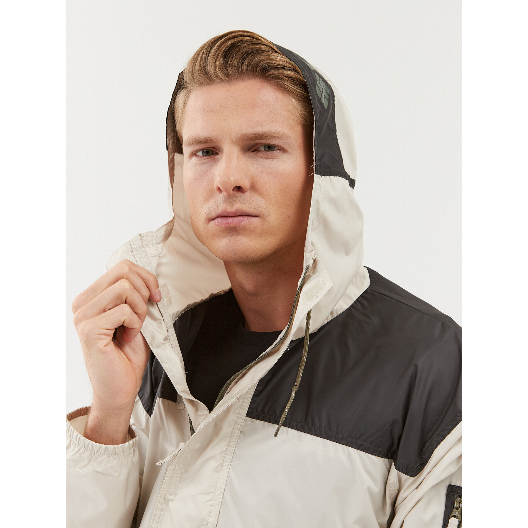 Columbia Ветровка Challenger™ Windbreaker Кафяв Regular Fit - Pepit.bg