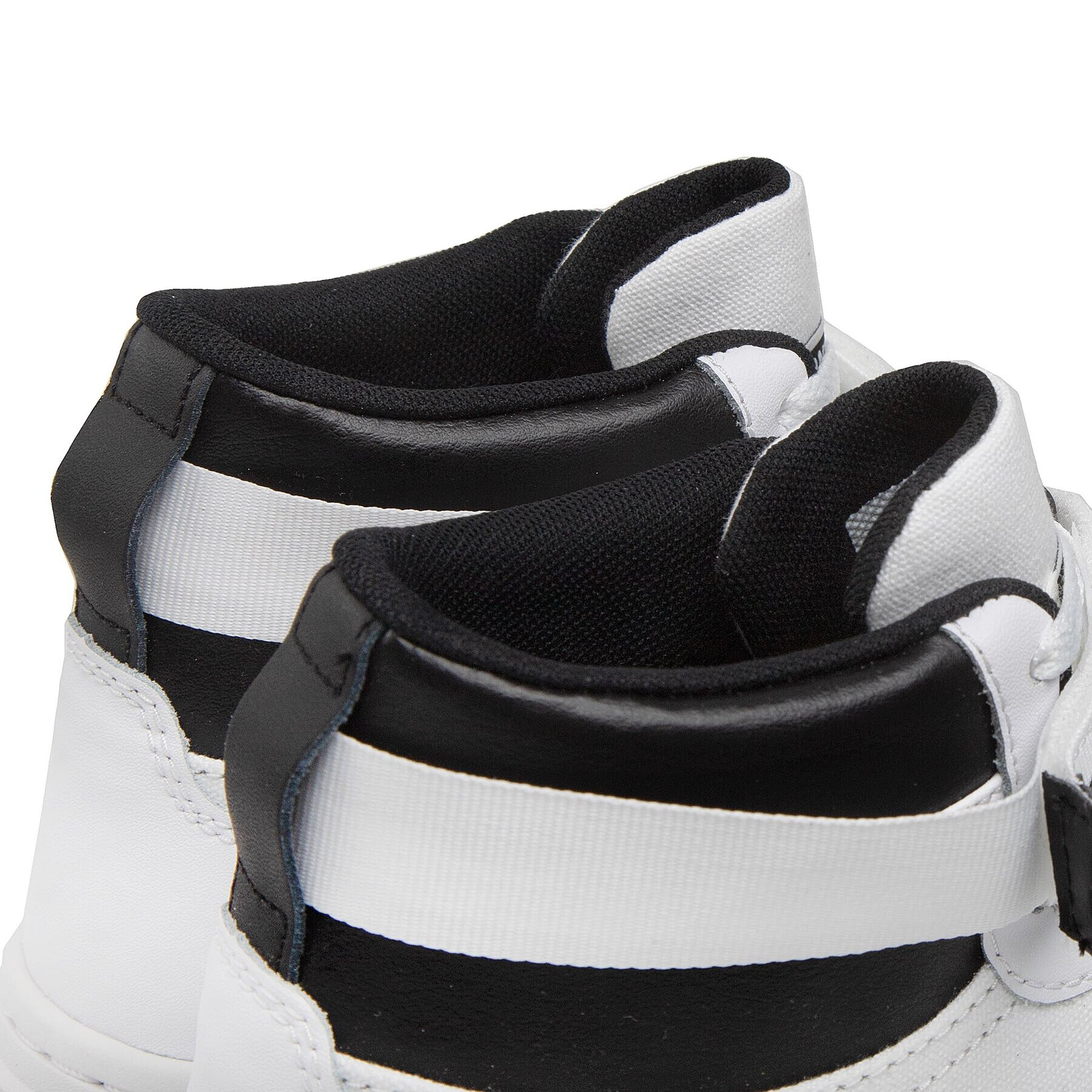 Converse Сникърси Pro Blaze V2 Mid A00985C Бял - Pepit.bg