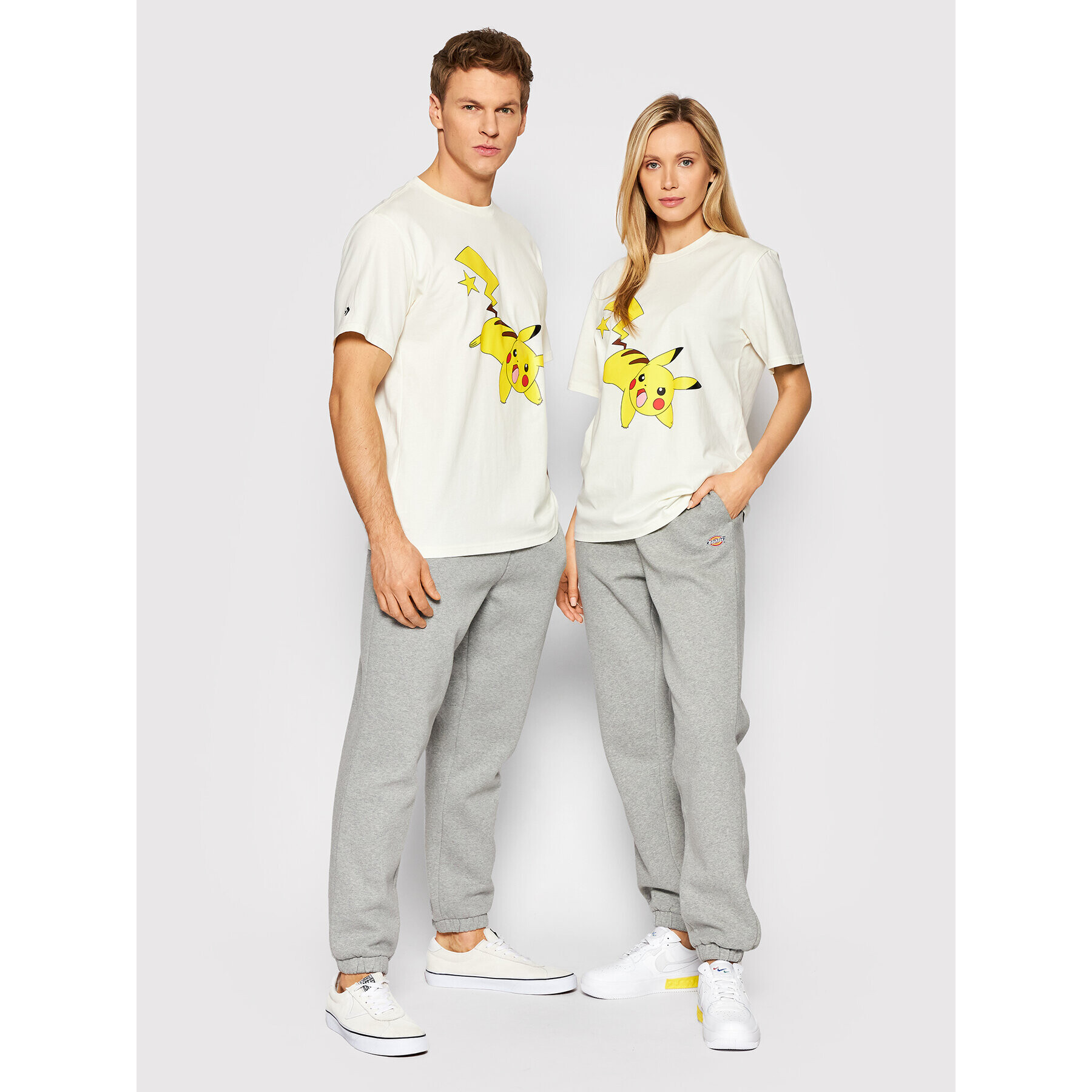 Converse Тишърт Unisex POKEMON Pikachu 10023898 Бежов Regular Fit - Pepit.bg