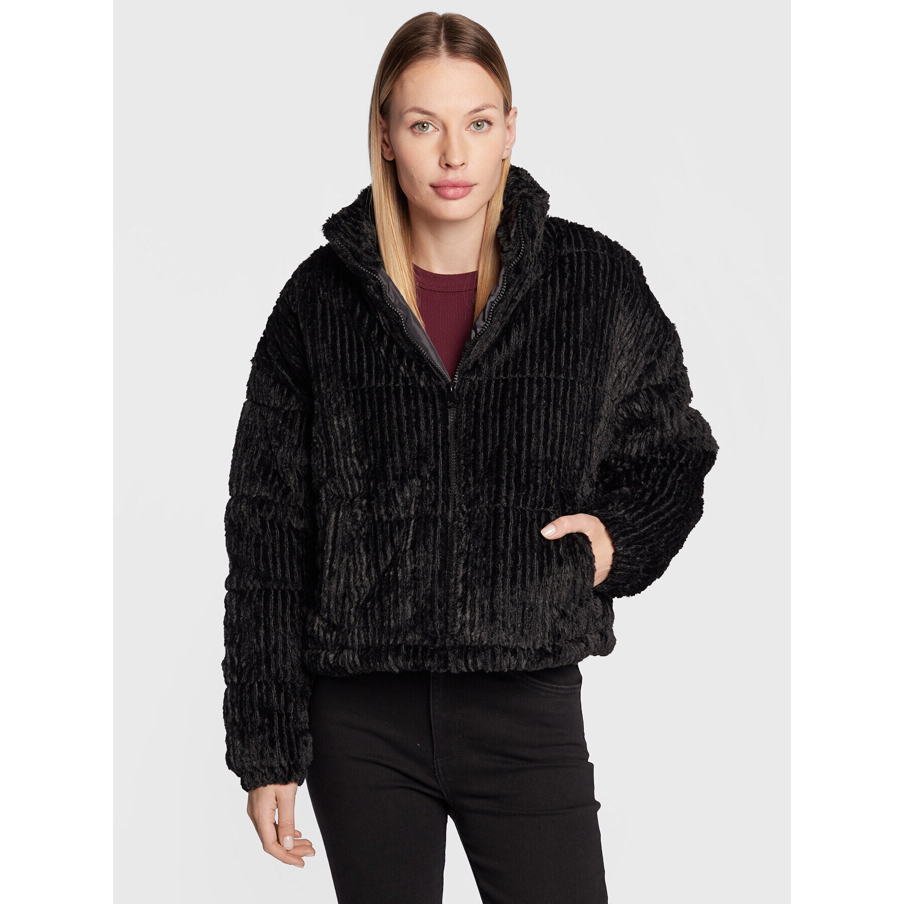 Cotton On Пухено яке 2055252 Черен Regular Fit - Pepit.bg
