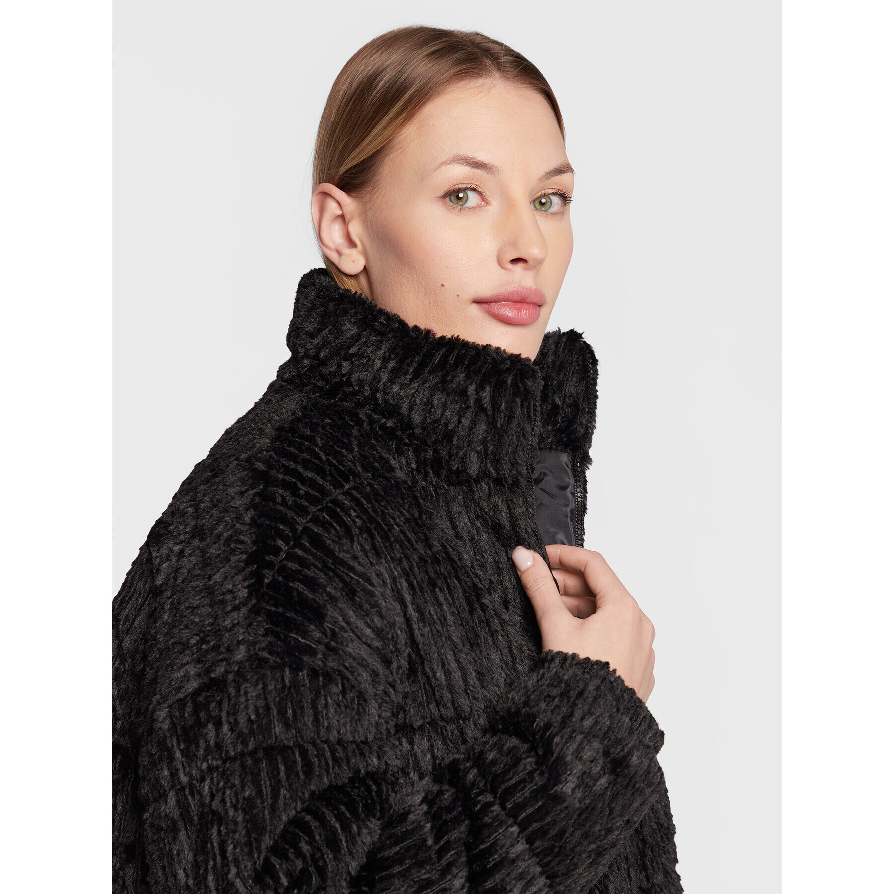 Cotton On Пухено яке 2055252 Черен Regular Fit - Pepit.bg