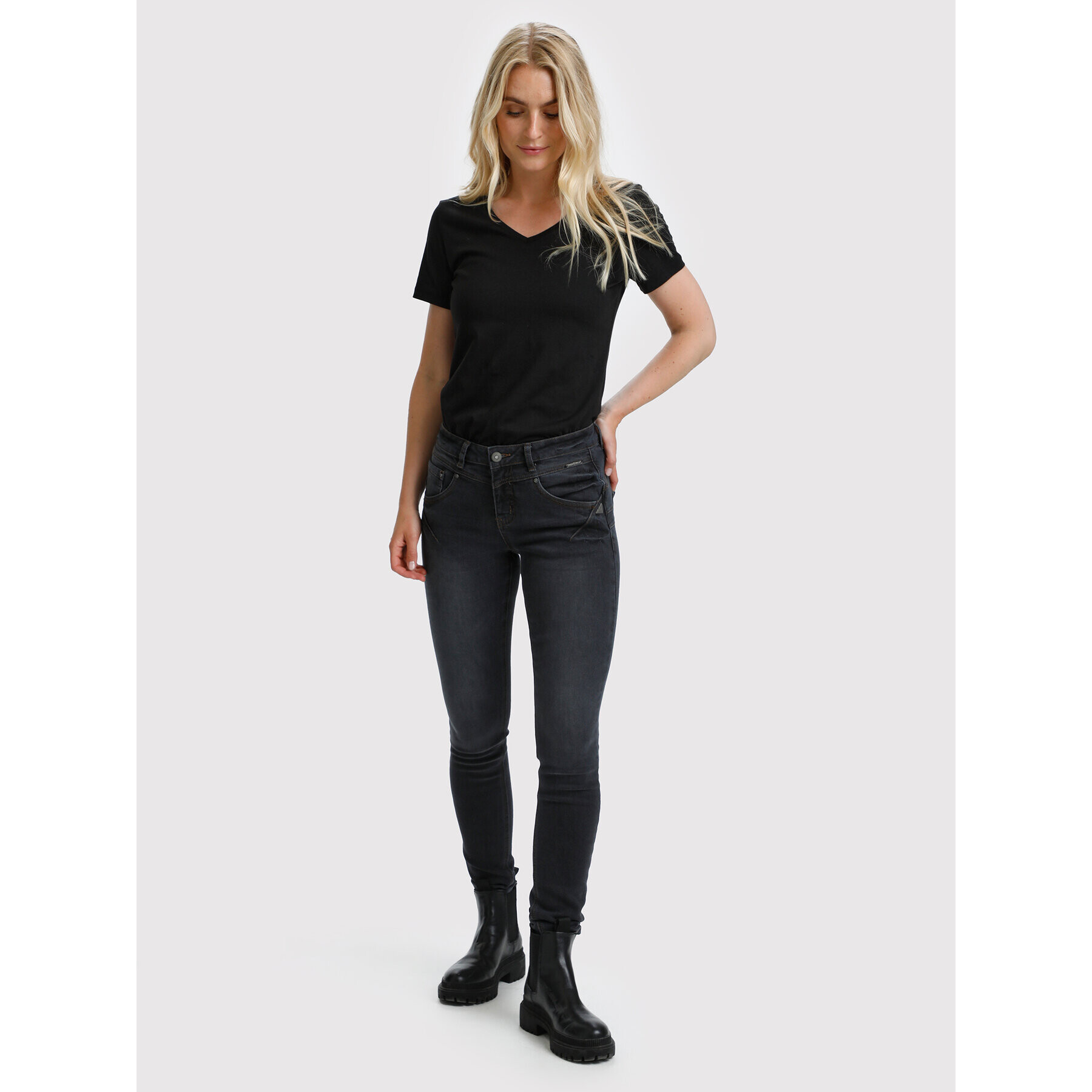 Cream Дънки Amalie 10604221 Черен Shaped Fit - Pepit.bg