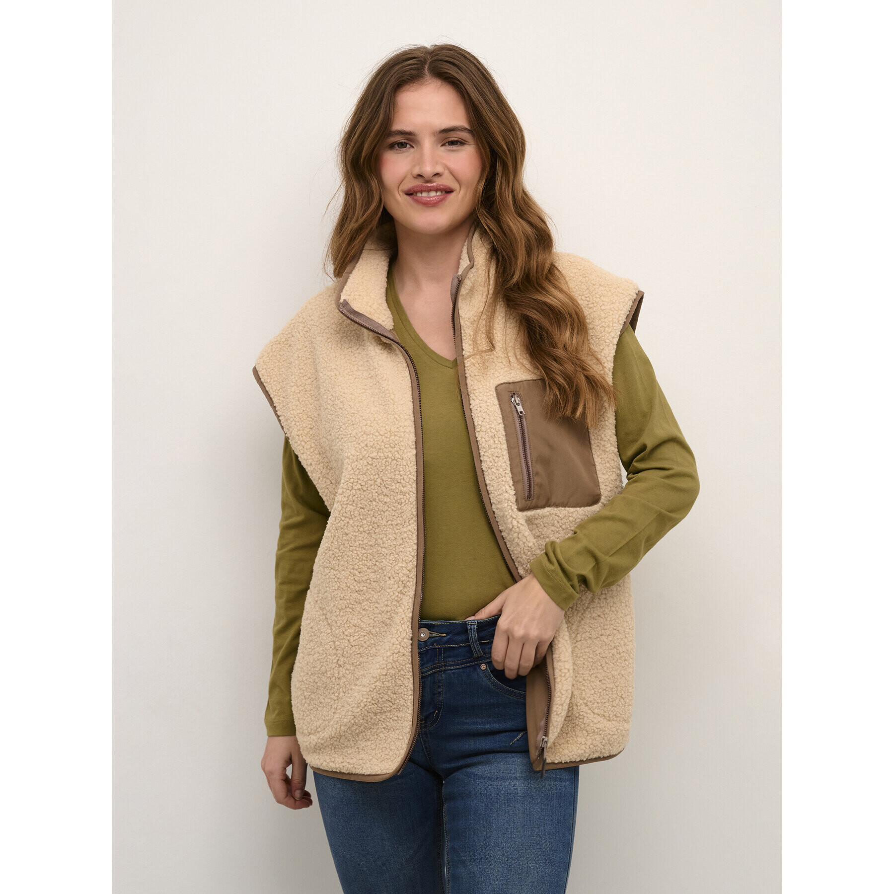 Cream Елек Crdisa 10611962 Бежов Loose Fit - Pepit.bg