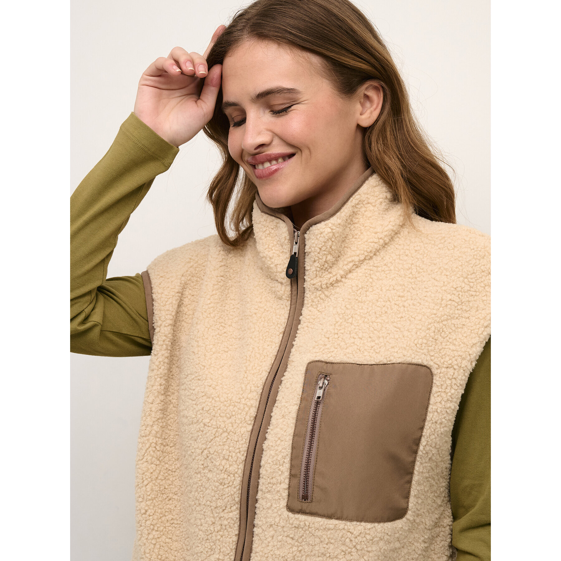 Cream Елек Crdisa 10611962 Бежов Loose Fit - Pepit.bg