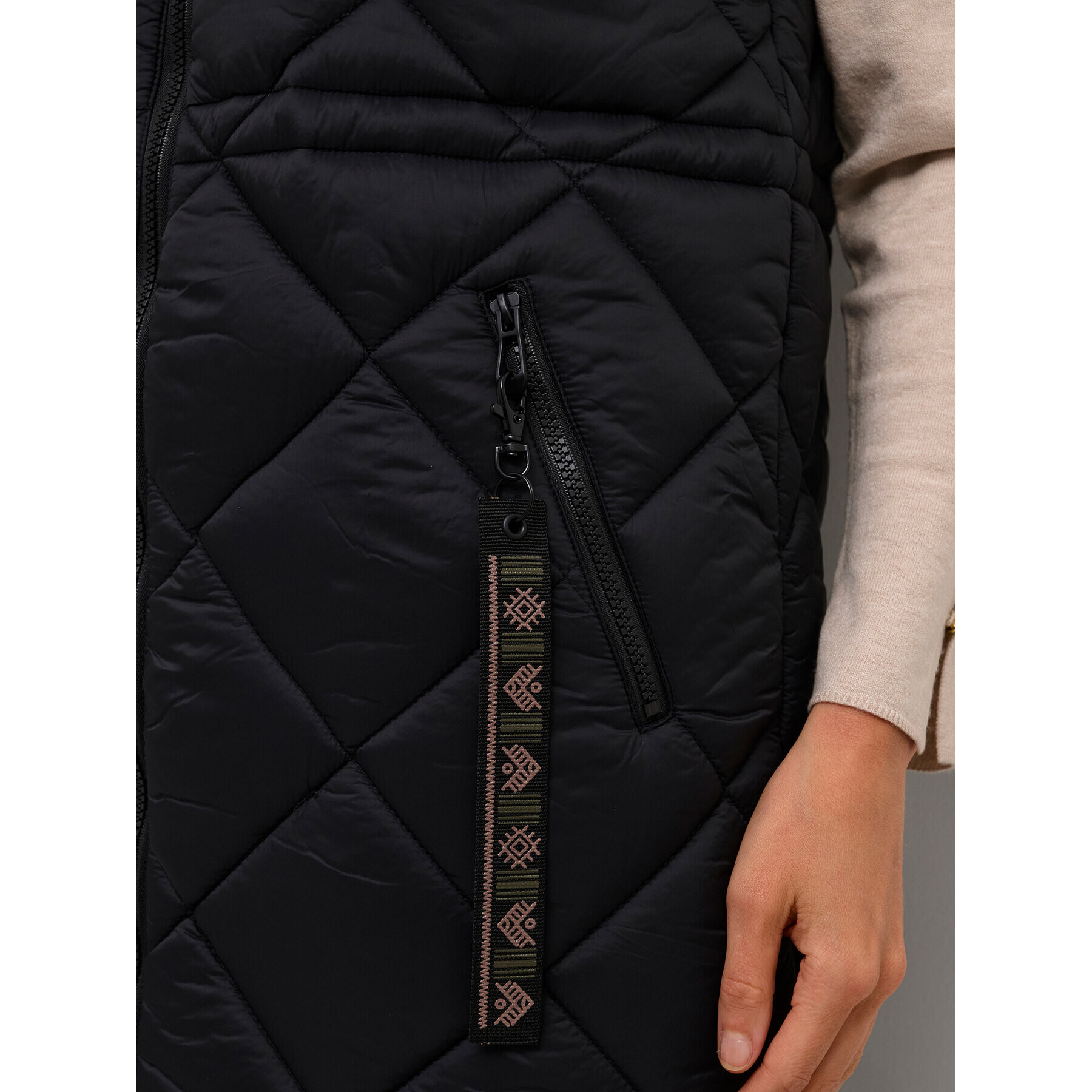 Cream Елек Crgaiagro 10611585 Черен Loose Fit - Pepit.bg
