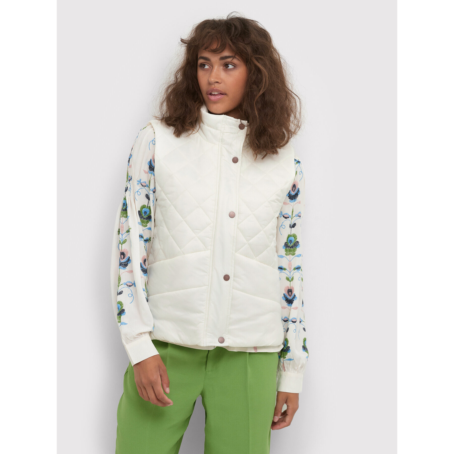 Cream Елек CROlli 10610890 Бял Loose Fit - Pepit.bg