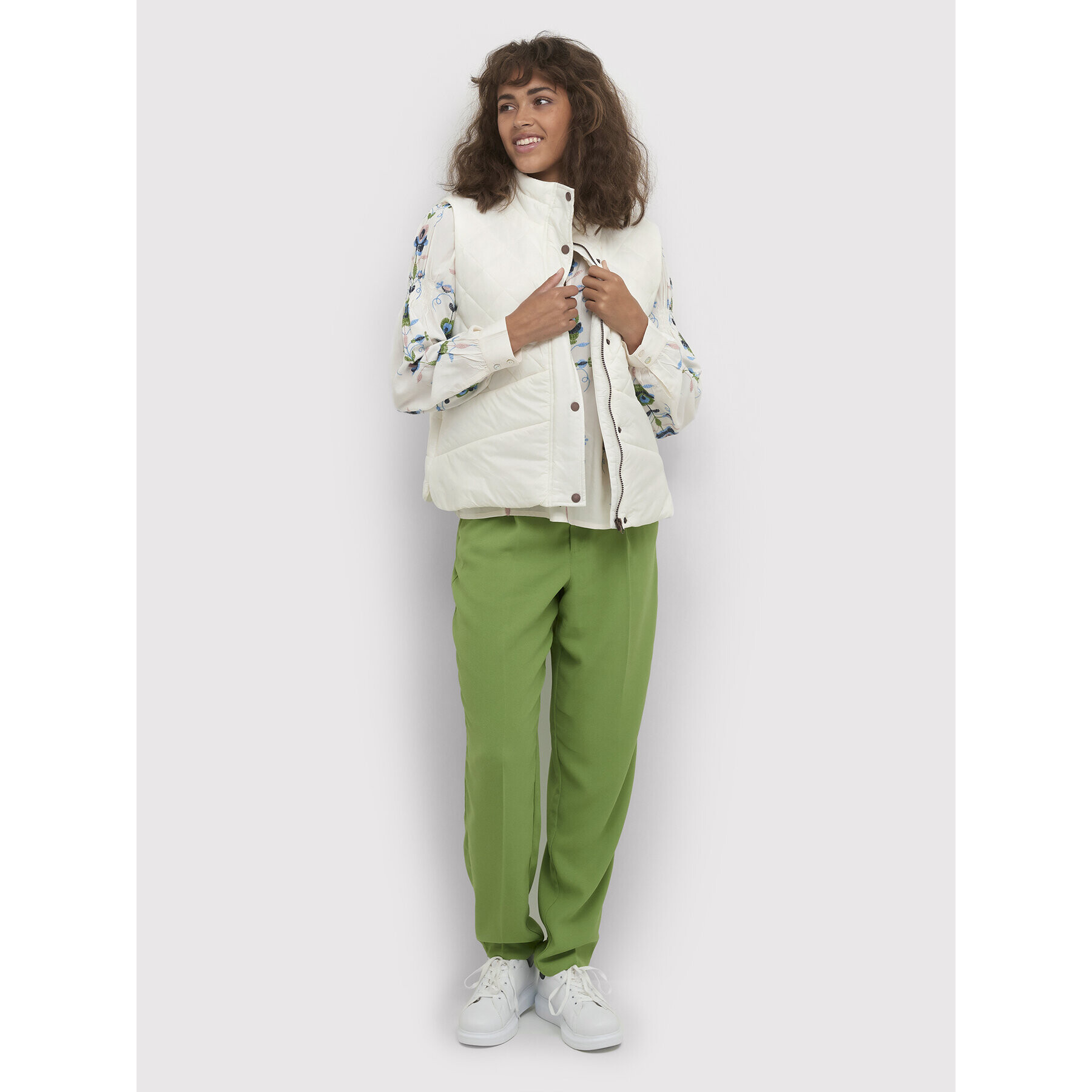 Cream Елек CROlli 10610890 Бял Loose Fit - Pepit.bg
