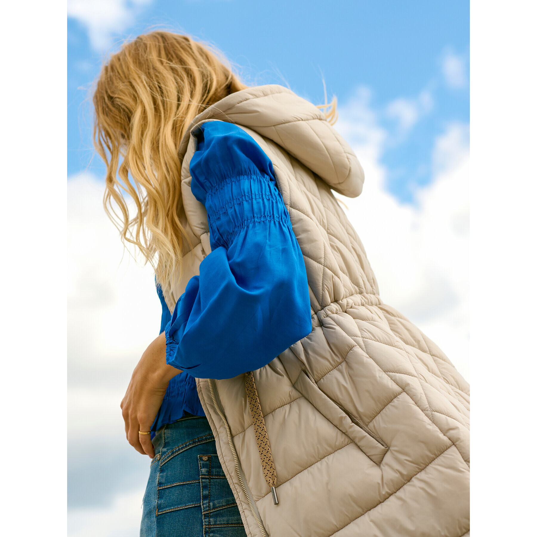 Cream Елек Gaiagro 10610310 Бежов Loose Fit - Pepit.bg