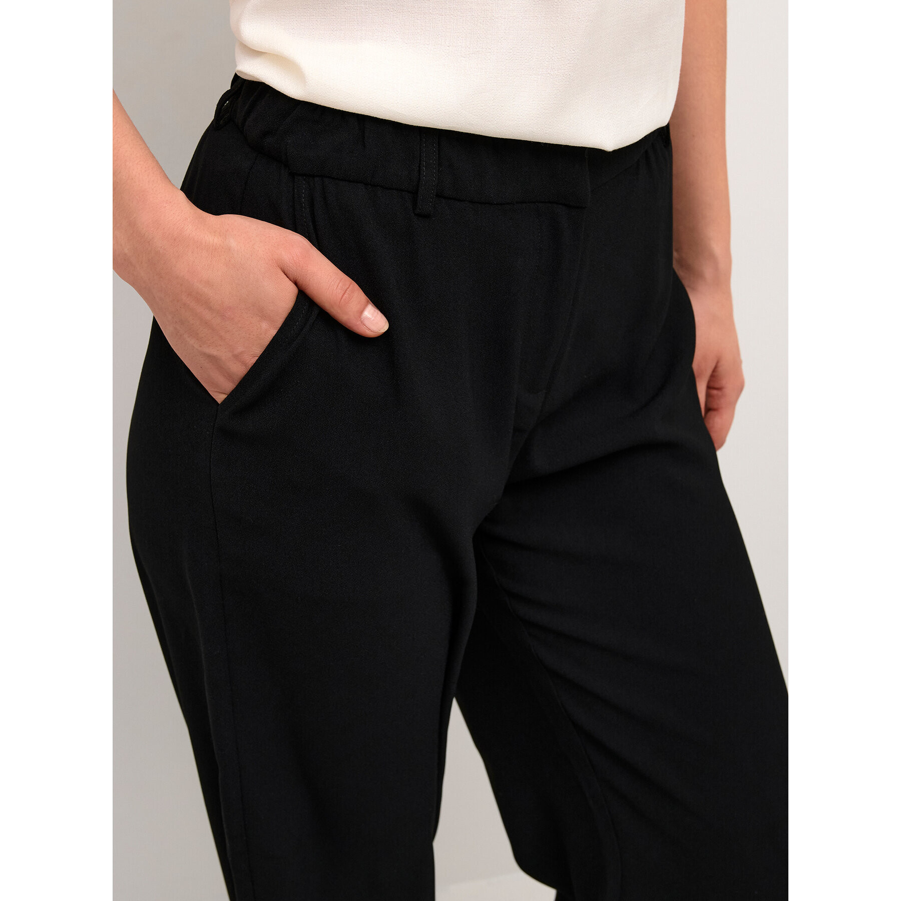 Cream Текстилни панталони Crcocamia 10611708 Черен Regular Fit - Pepit.bg