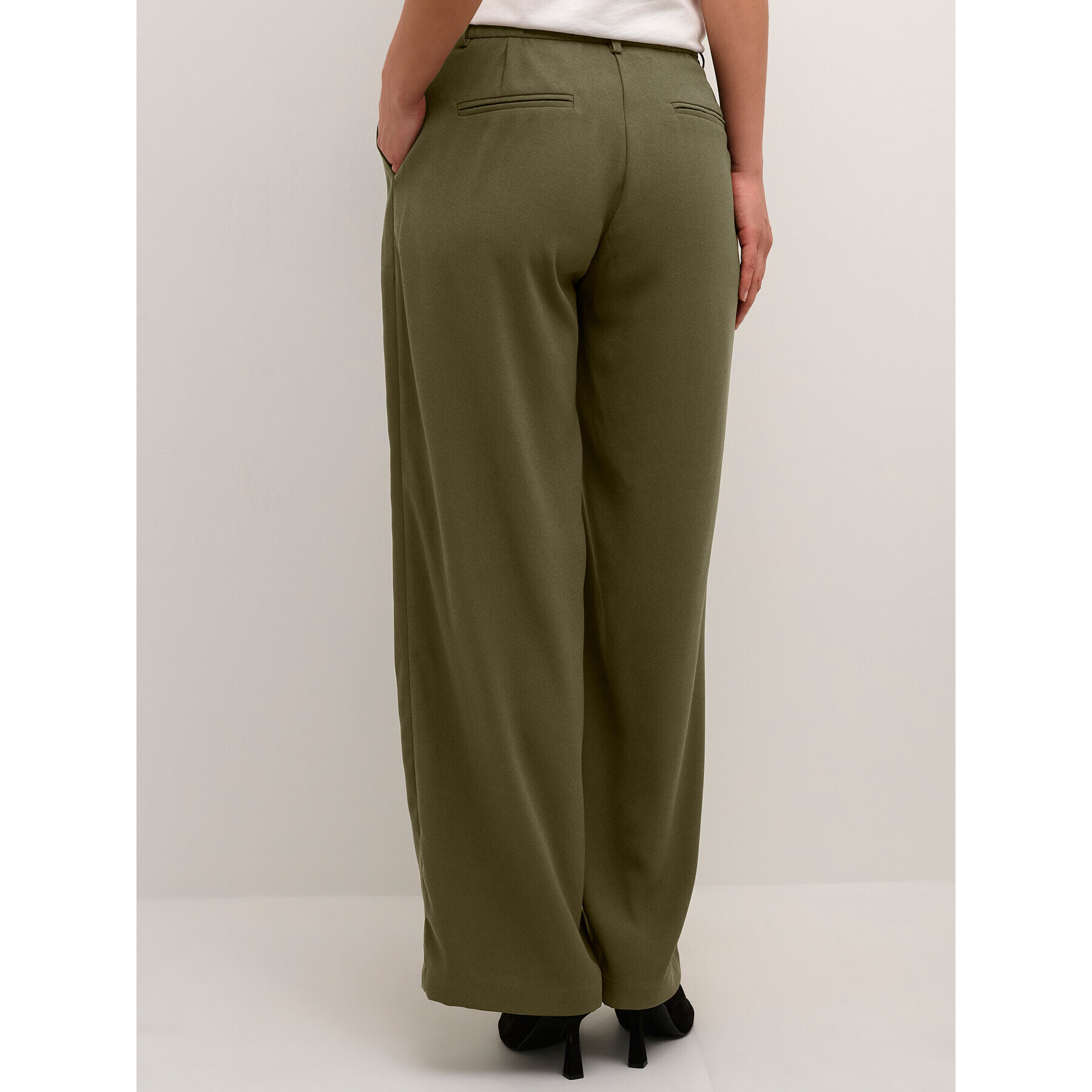 Cream Текстилни панталони Crcocamia 10611708 Зелен Regular Fit - Pepit.bg