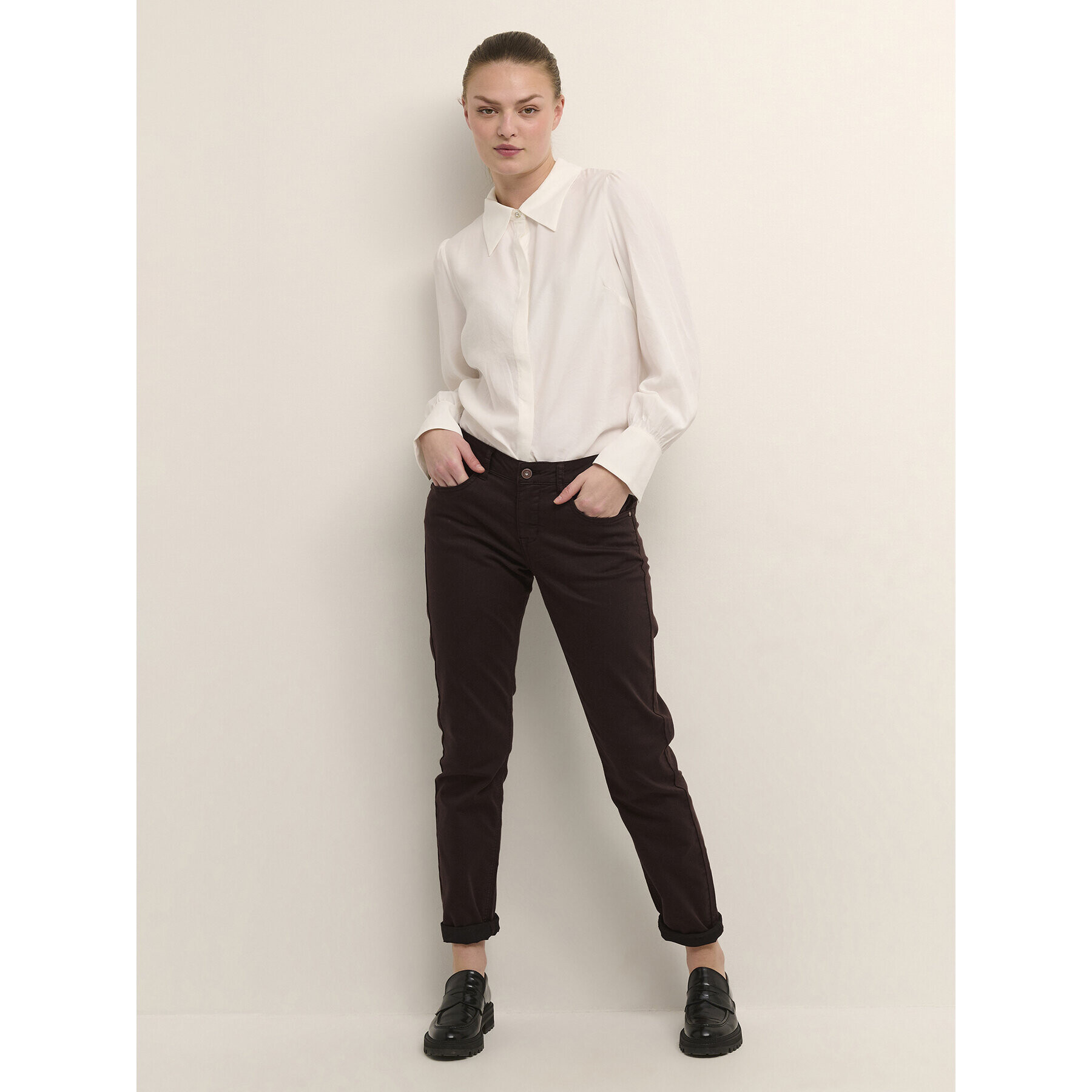 Cream Текстилни панталони Lotte Plain Twill 10606565 Кафяв Regular Fit - Pepit.bg