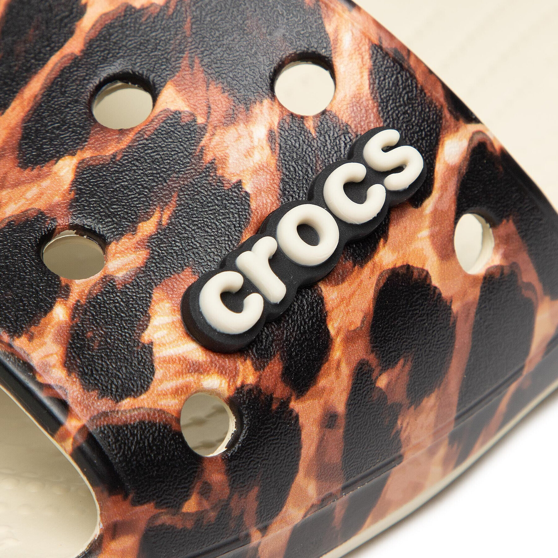 Crocs Чехли Classic Animal Remix Slide 207841 Бежов - Pepit.bg