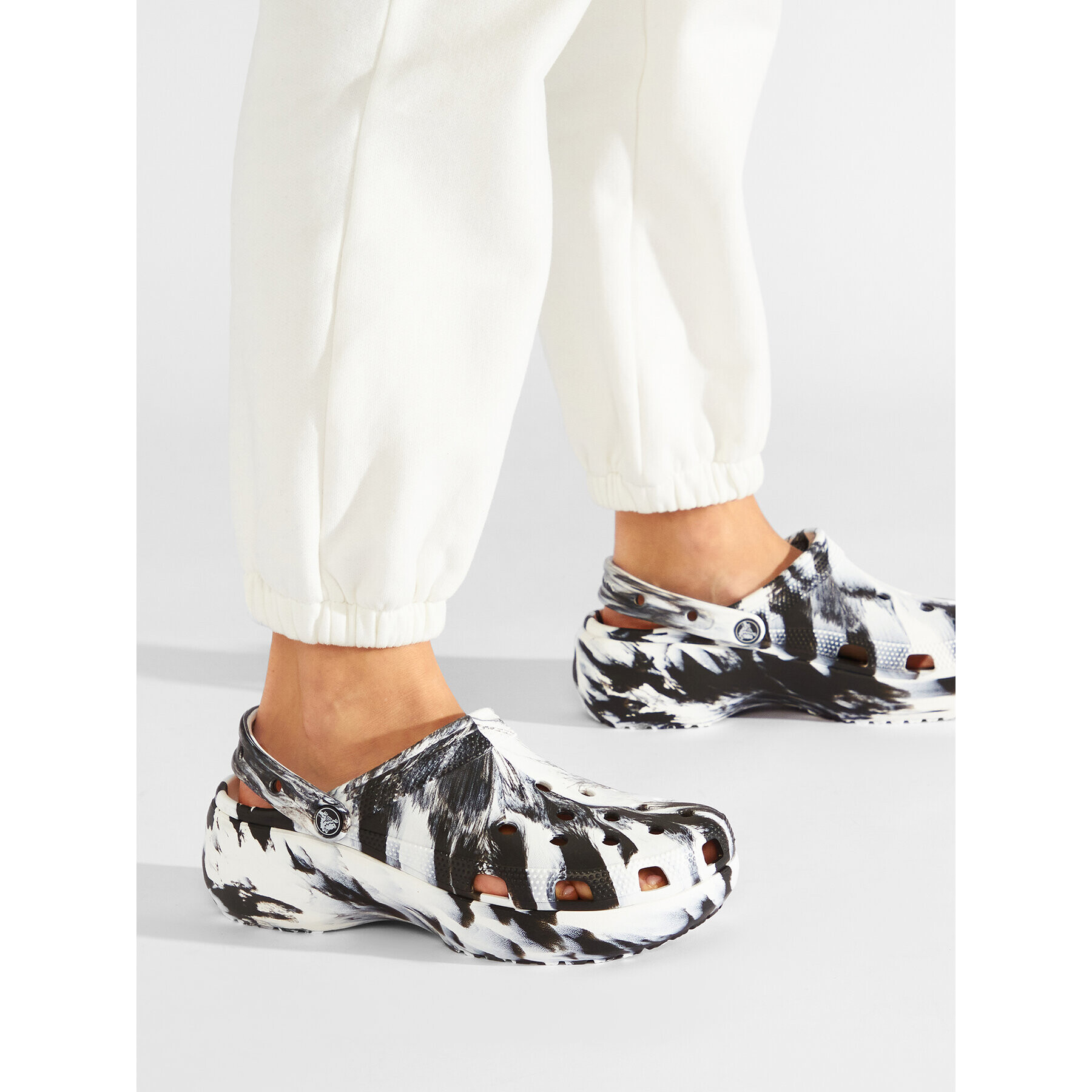 Crocs Чехли Classic Platform Marbled Clogw 207176 Черен - Pepit.bg