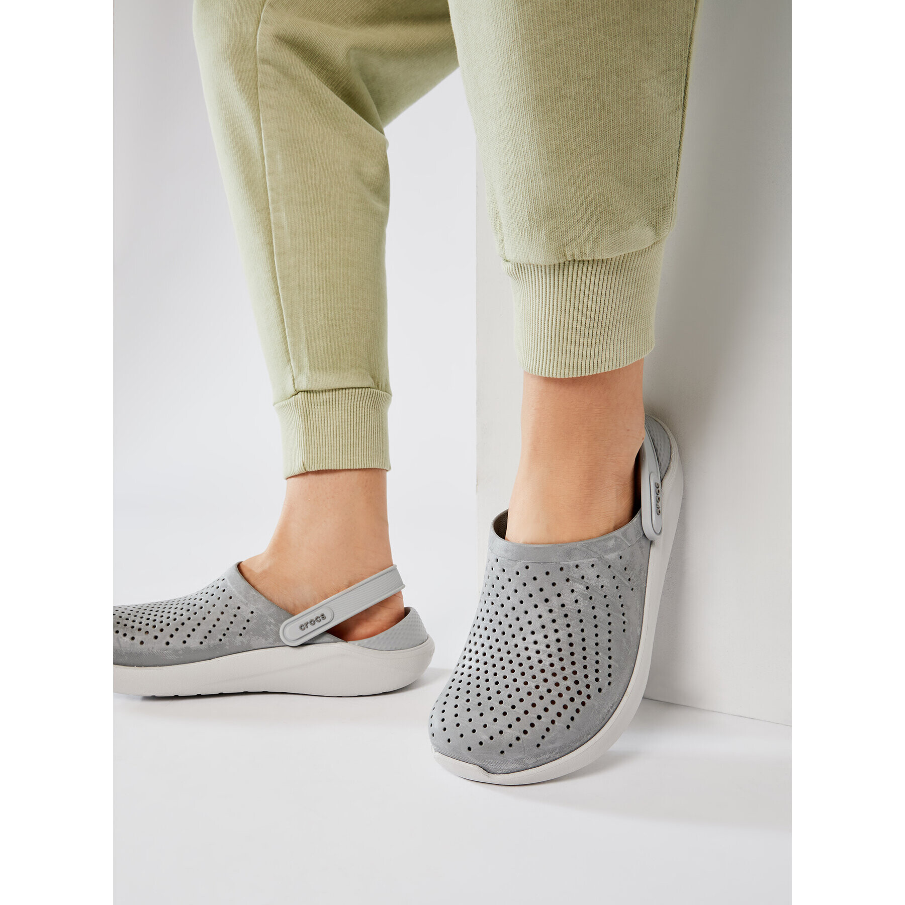 Crocs Чехли Literide Clog 204592 Сив - Pepit.bg