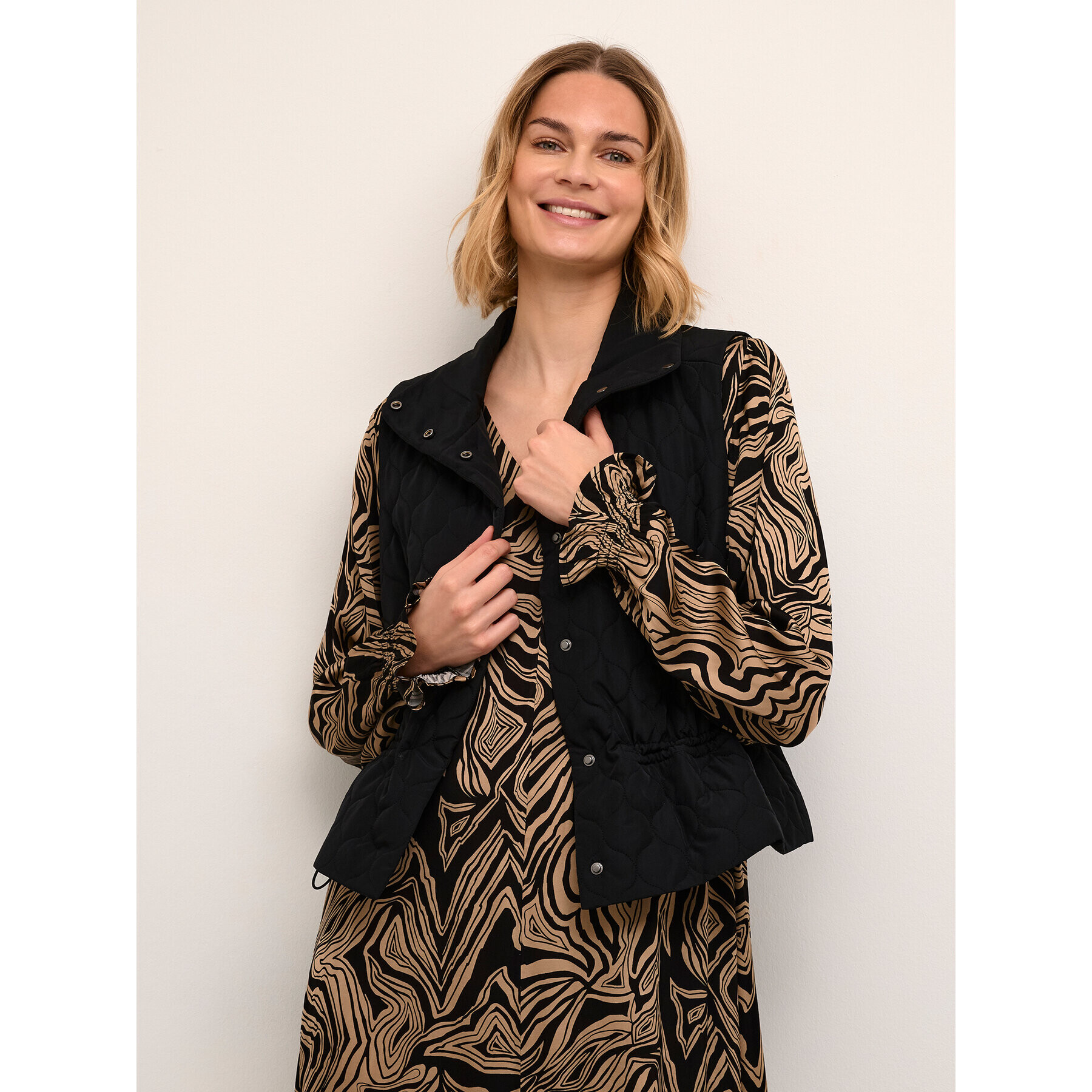 Culture Елек Cudonia 50109688 Черен Regular Fit - Pepit.bg