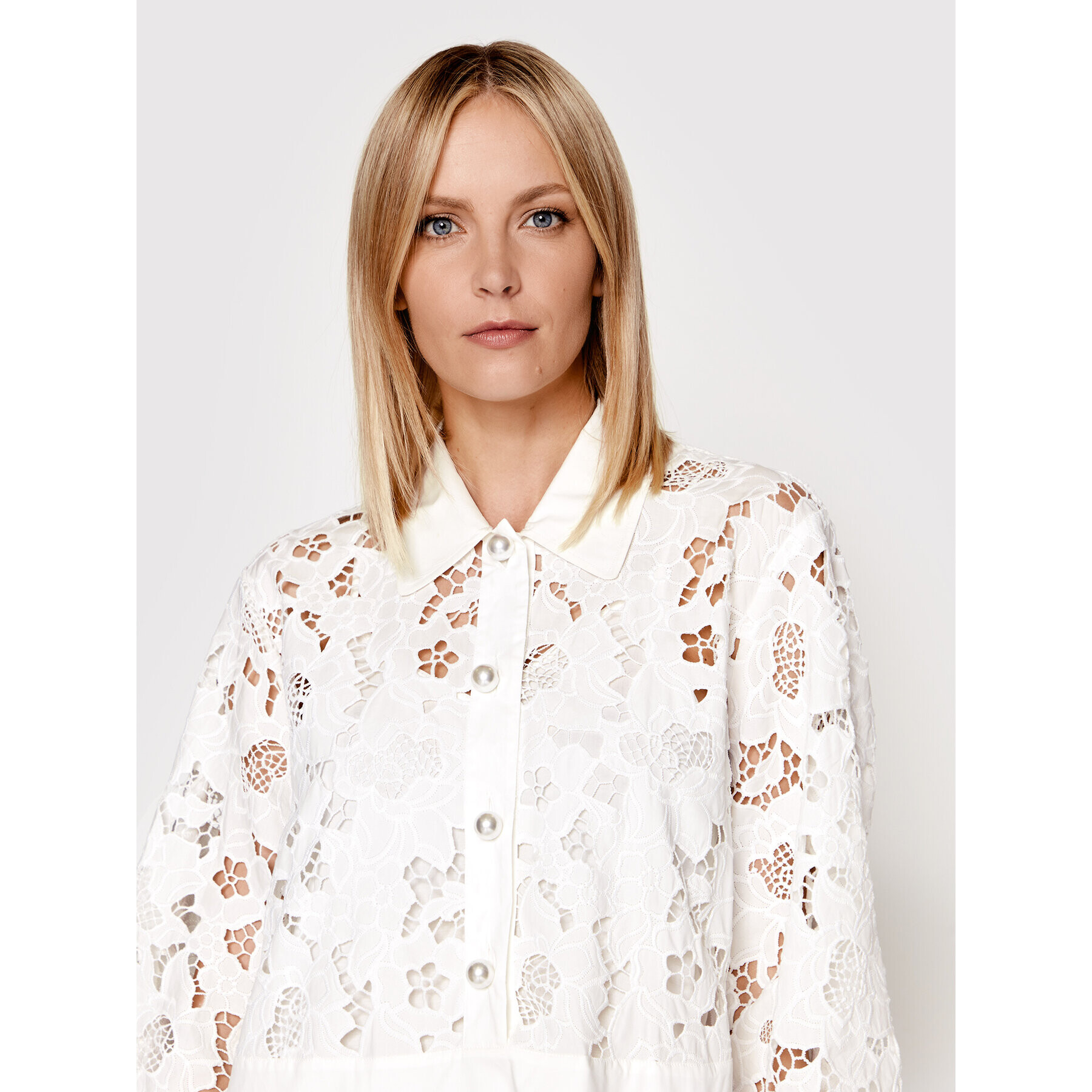 Custommade Рокля тип риза Linora 999370403 Бял Regular Fit - Pepit.bg