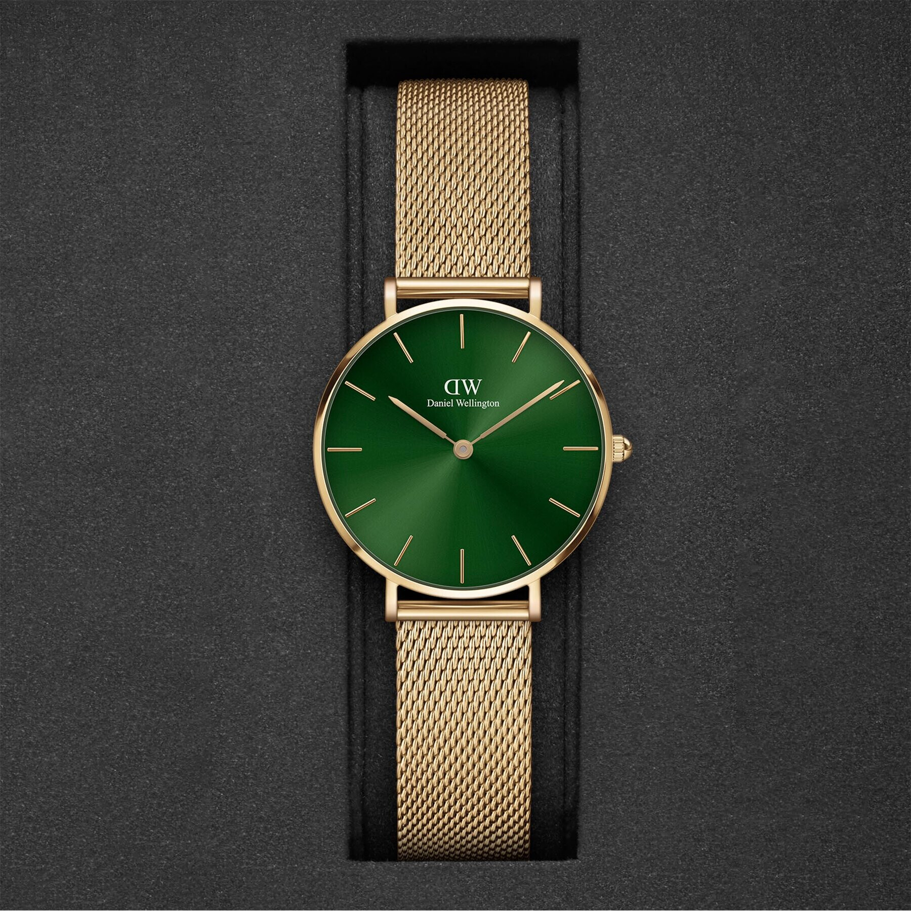 Daniel Wellington Часовник Petite DW00100480 Златист - Pepit.bg