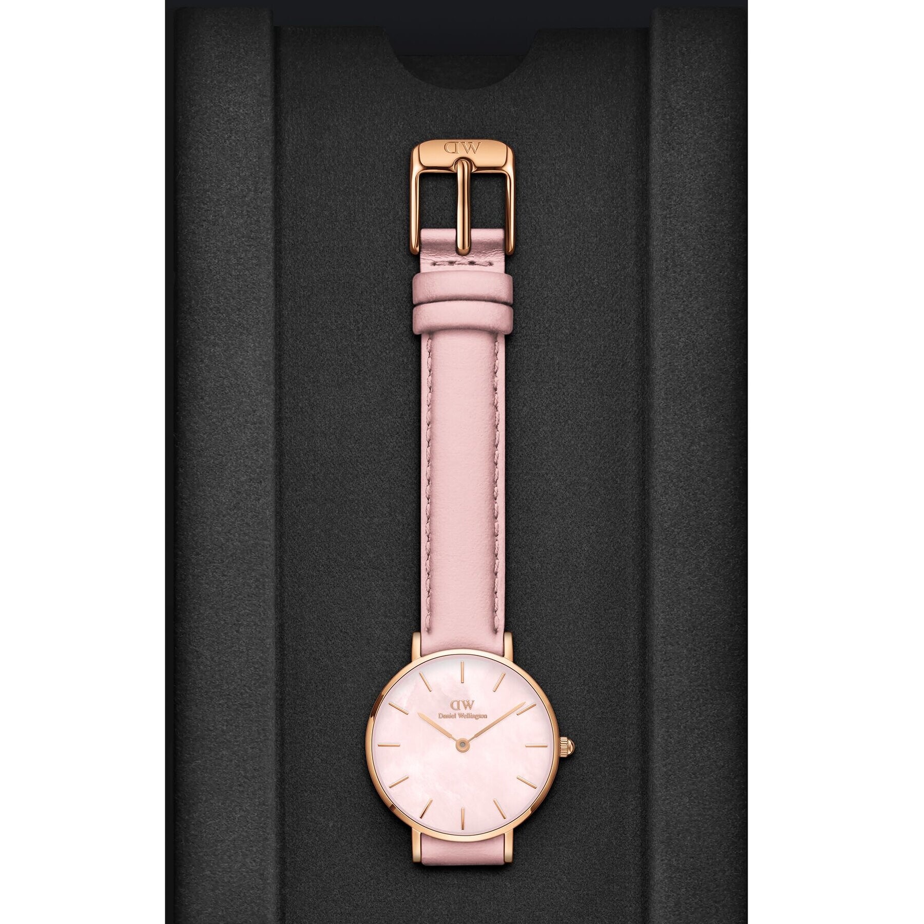 Daniel Wellington Часовник Petite DW00100633 Розов - Pepit.bg