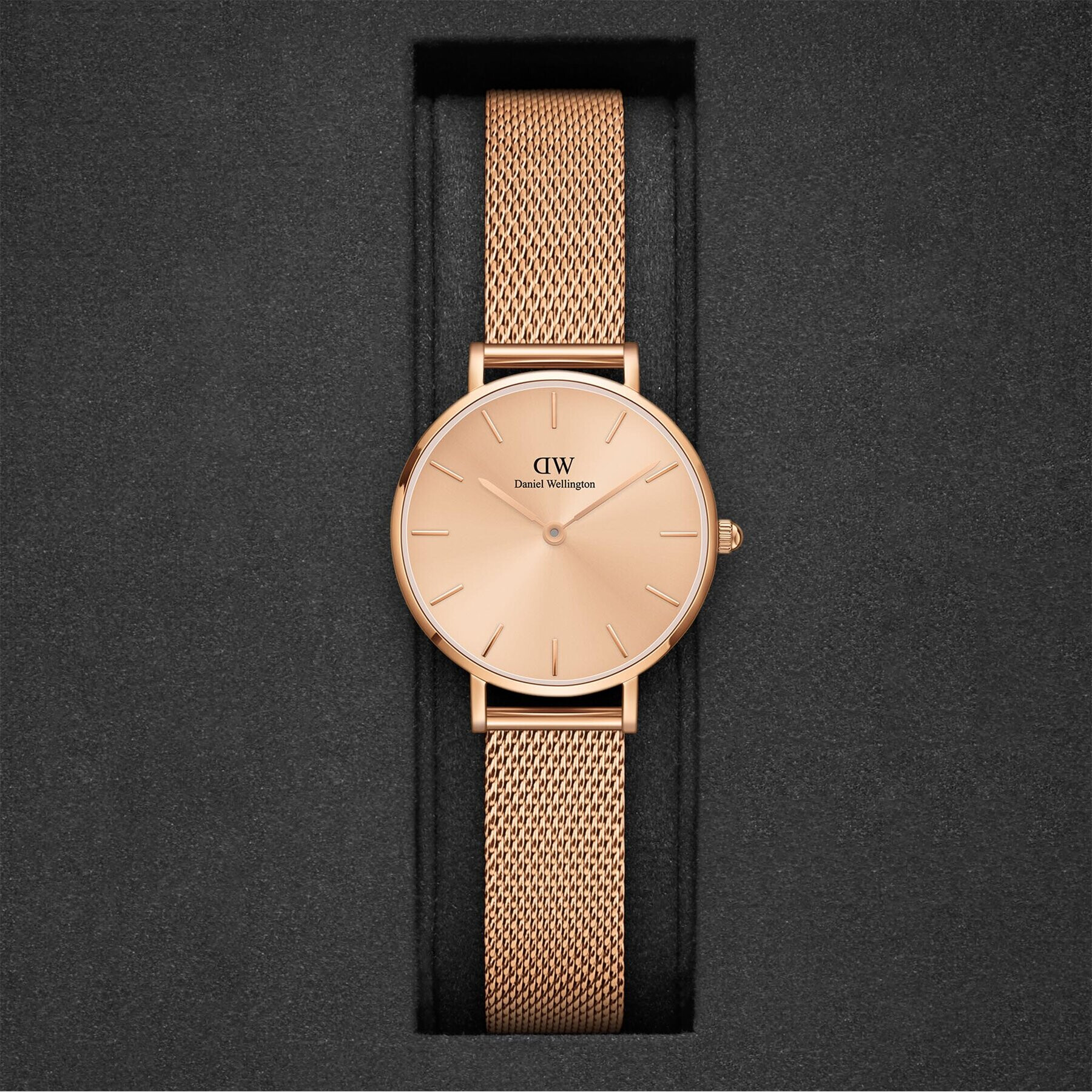 Daniel Wellington Часовник Petite Unitone DW00100470 Розов - Pepit.bg