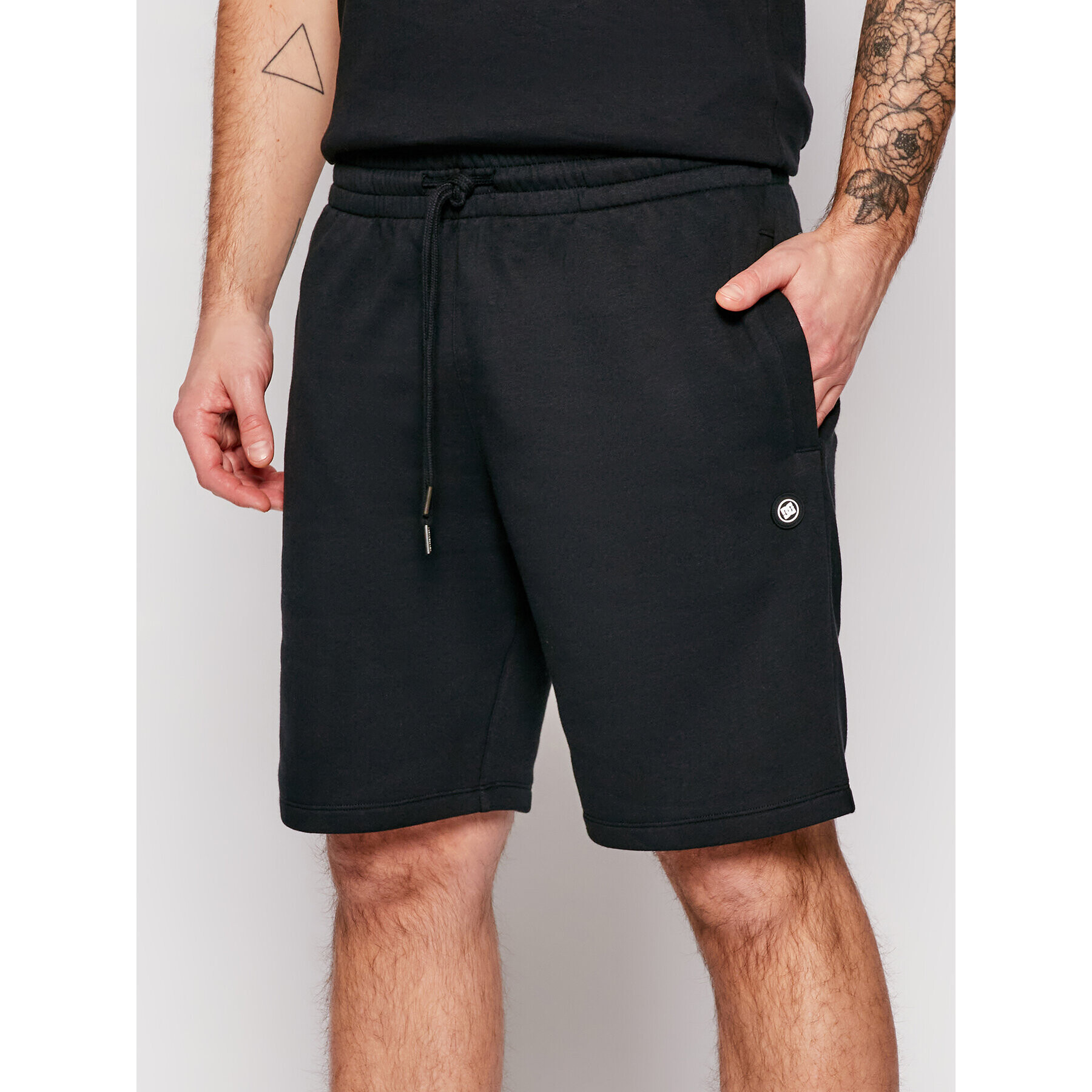 DC Спортни шорти Riot ADYFB03047 Черен Regular Fit - Pepit.bg