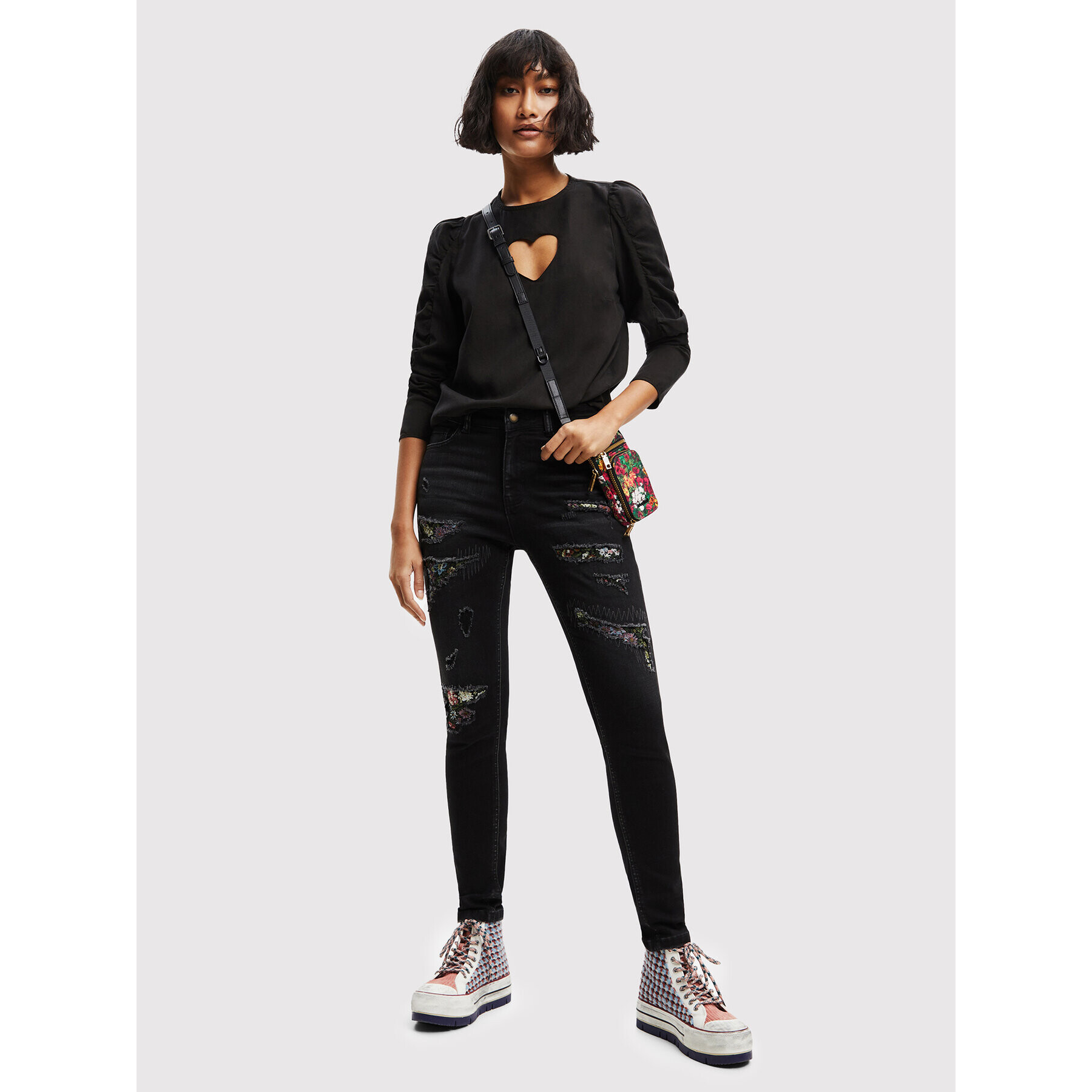 Desigual Блуза Cor 22WWBW07 Черен Regular Fit - Pepit.bg