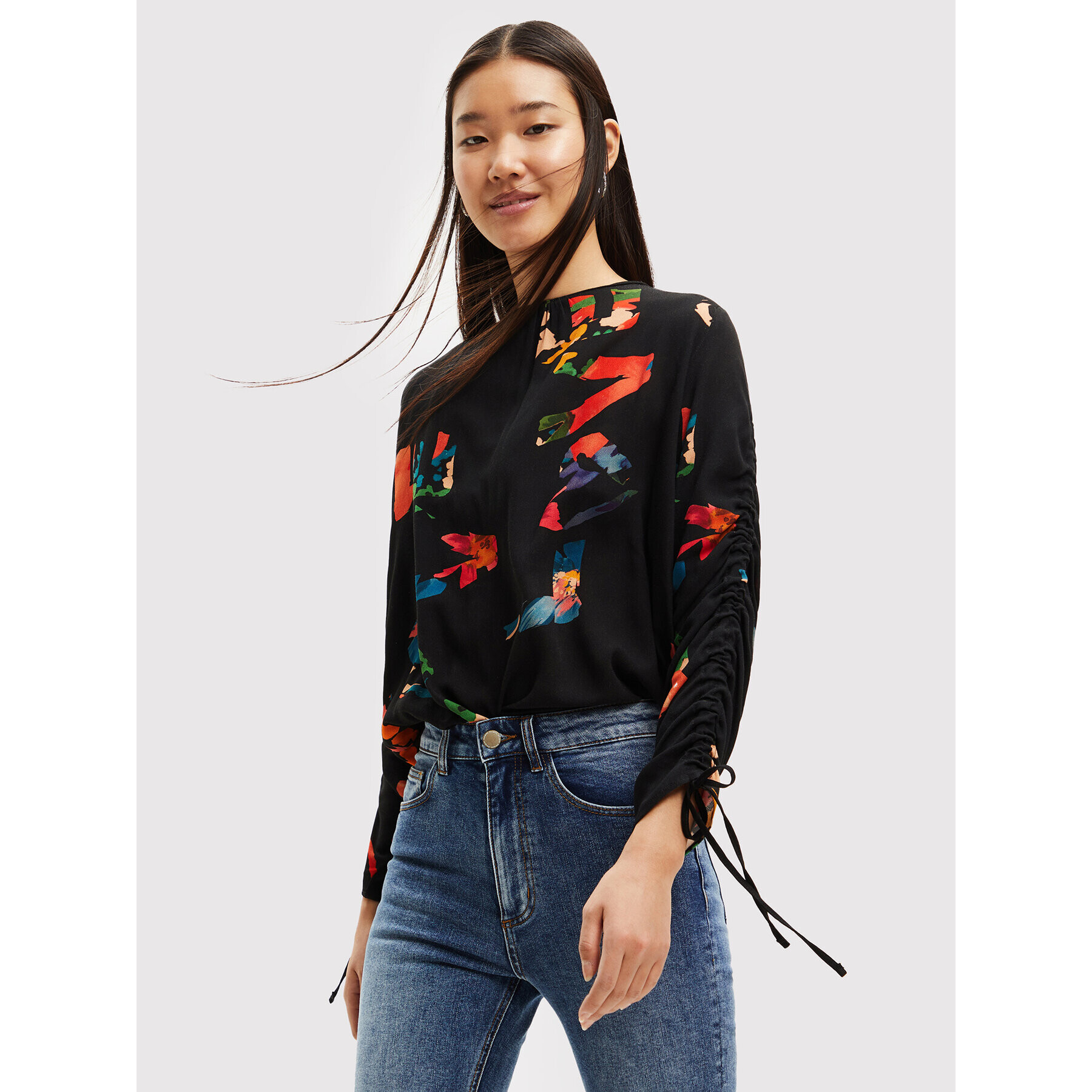 Desigual Блуза Graphic Love 22WWBW11 Черен Regular Fit - Pepit.bg